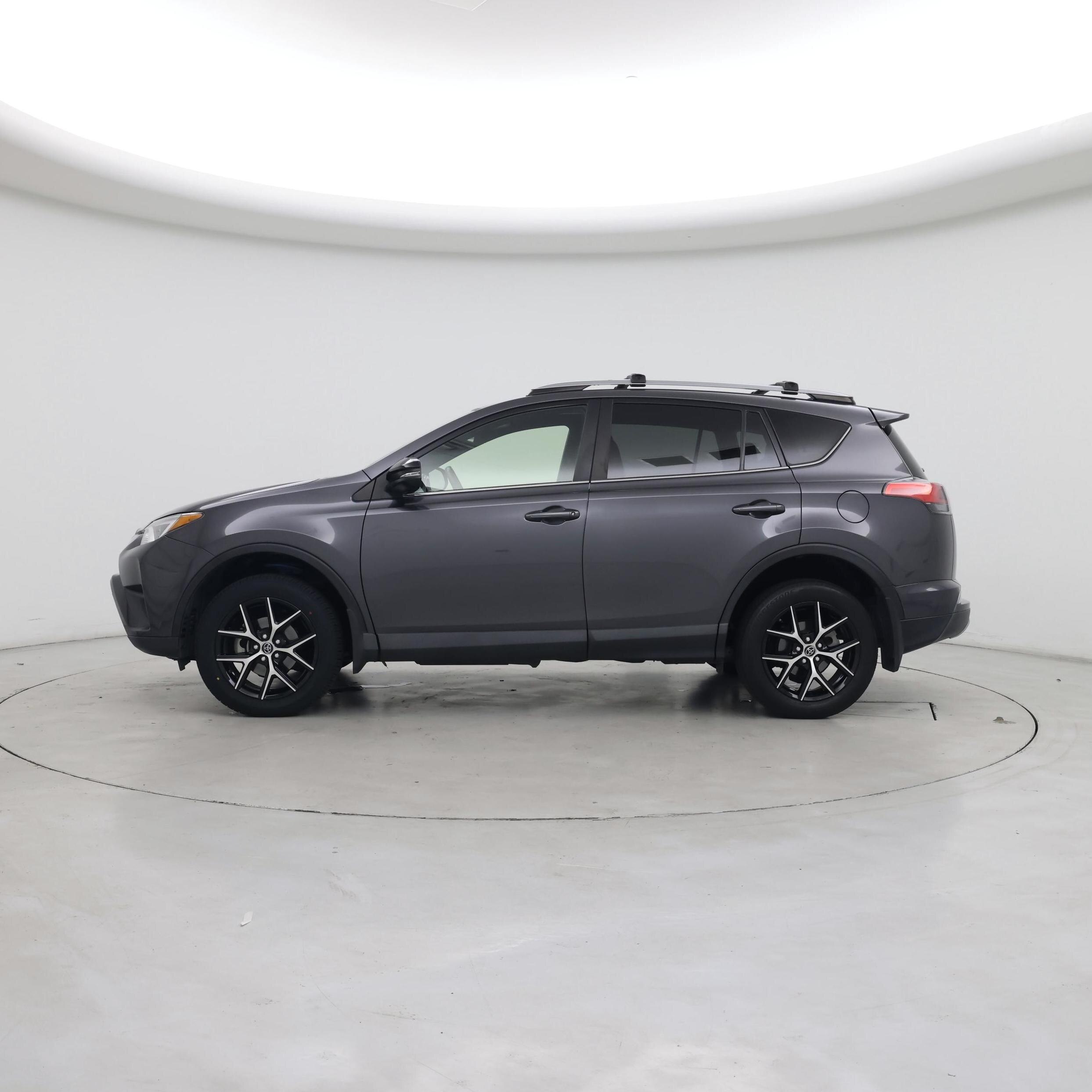 Thumbnail: 2017 Toyota RAV4 - 3