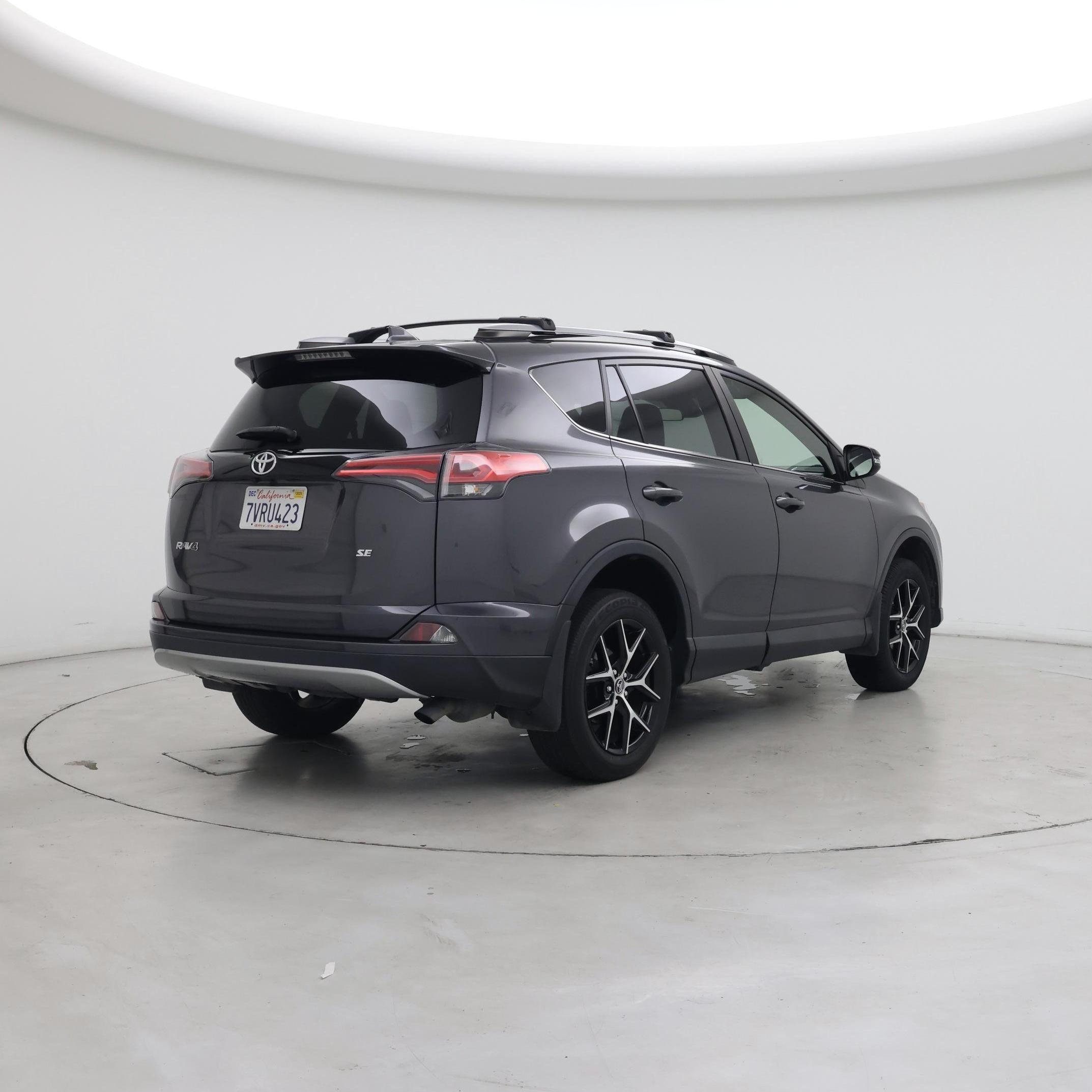 Thumbnail: 2017 Toyota RAV4 - 8