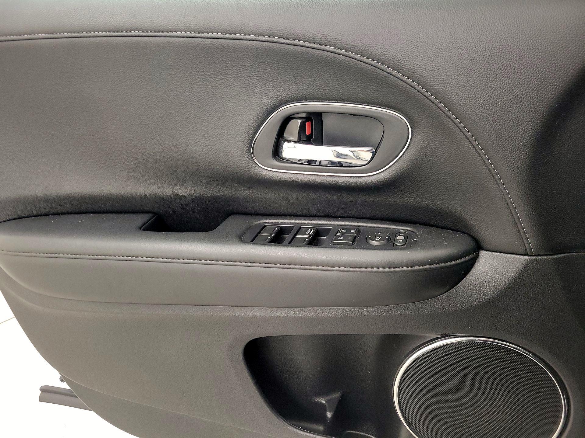 Thumbnail: 2019 Honda HR-V - 12