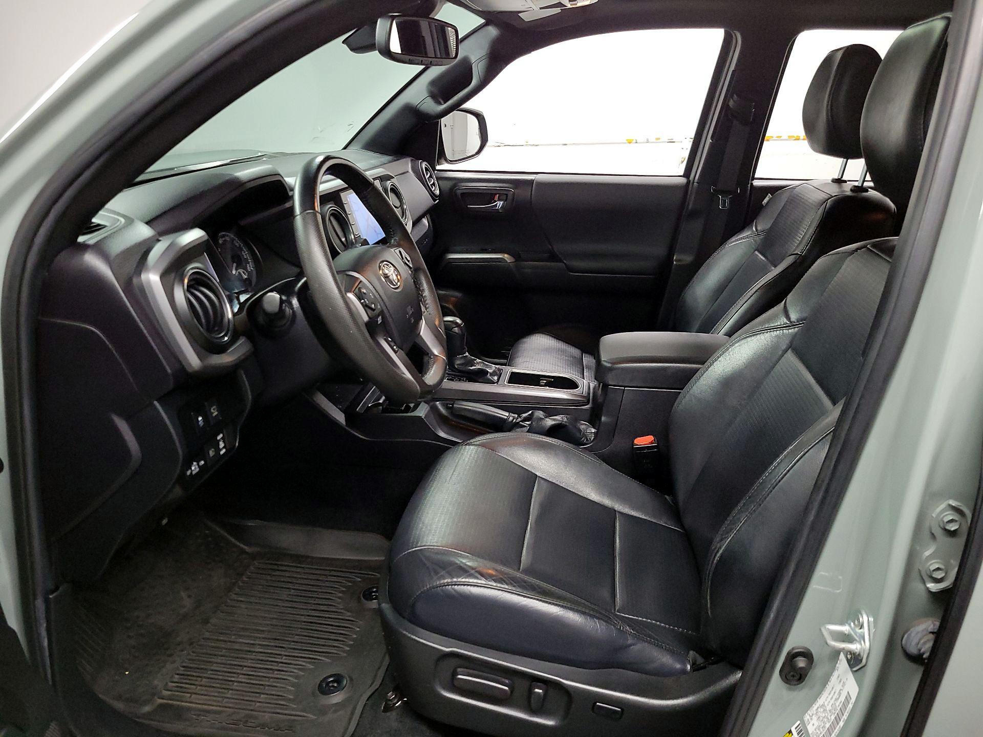 Thumbnail: 2022 Toyota Tacoma - 11