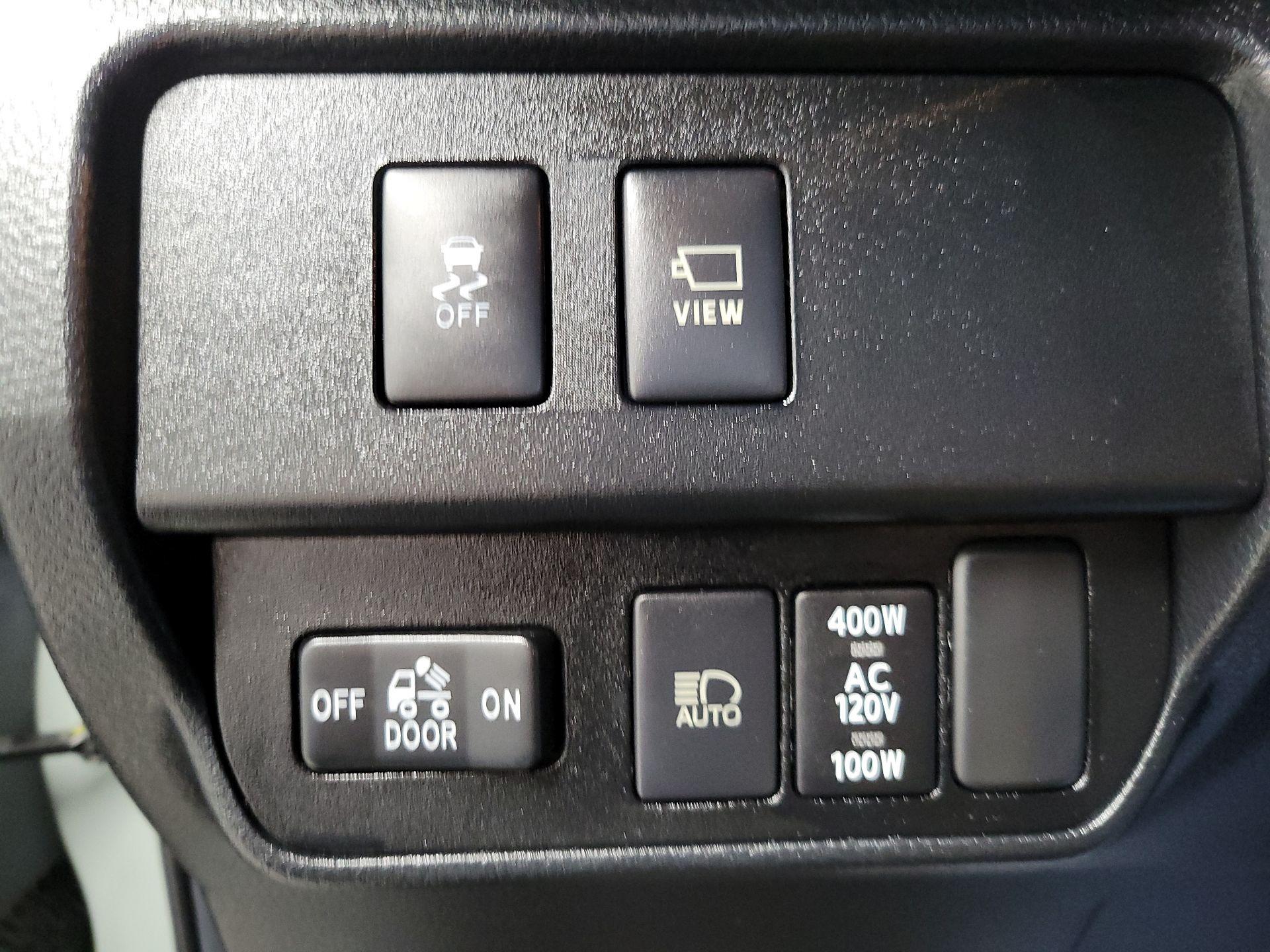 Thumbnail: 2022 Toyota Tacoma - 13