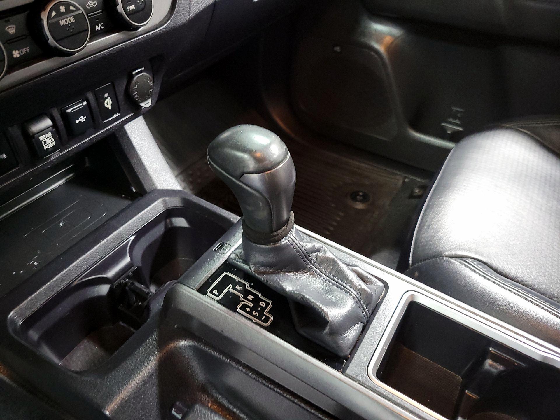 Thumbnail: 2022 Toyota Tacoma - 18