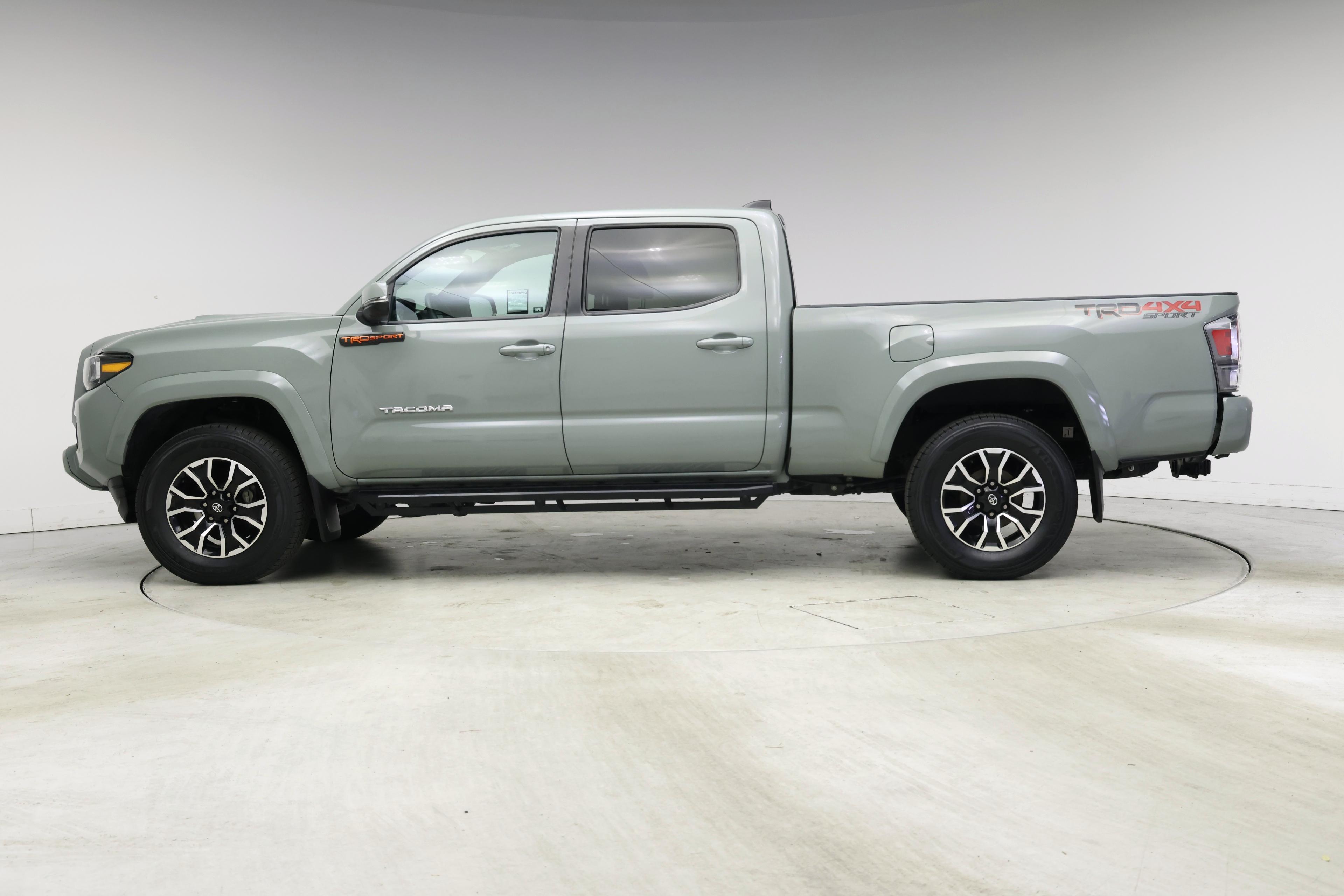 Thumbnail: 2022 Toyota Tacoma - 3