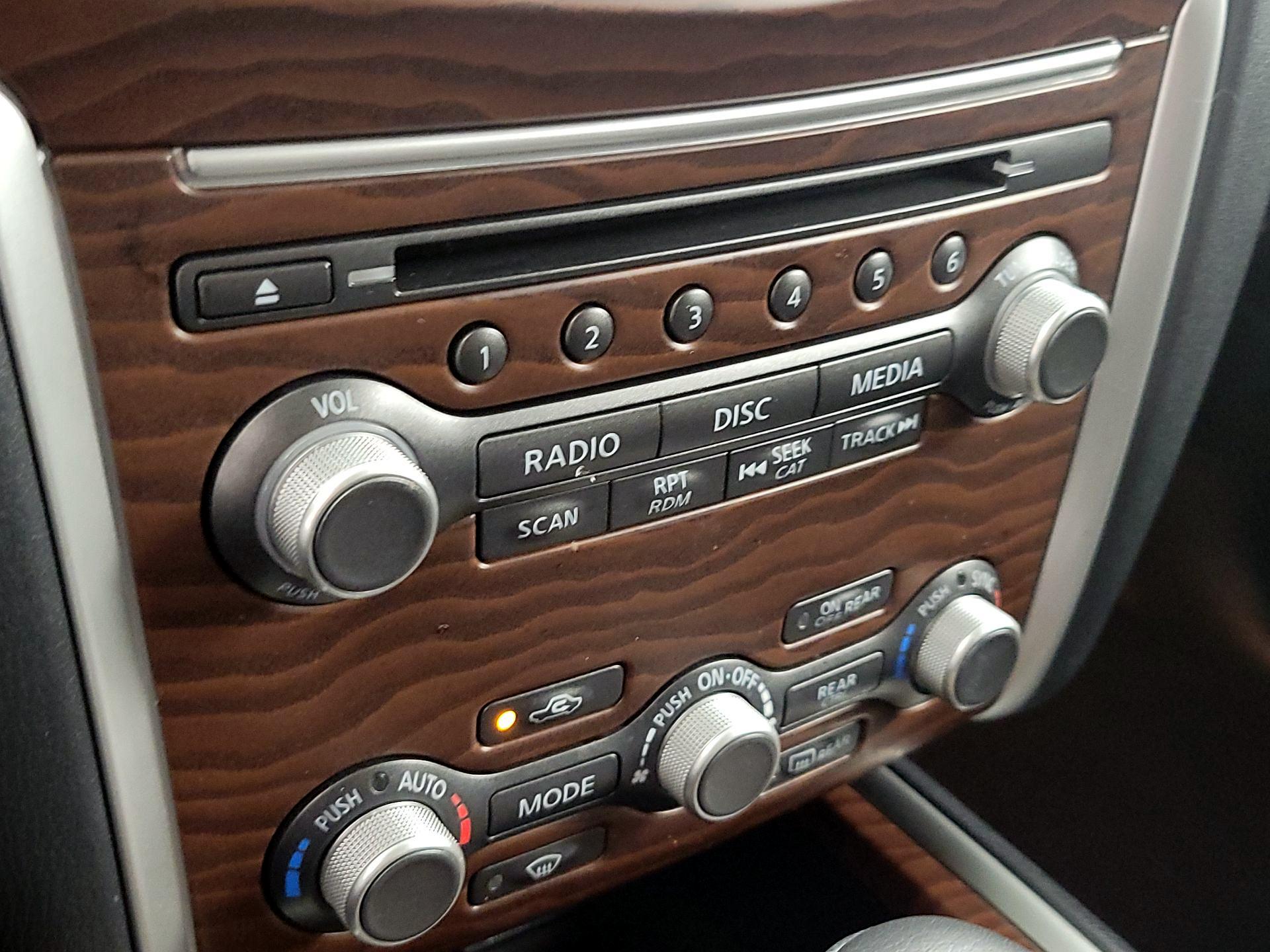 Thumbnail: 2020 Nissan Pathfinder - 16