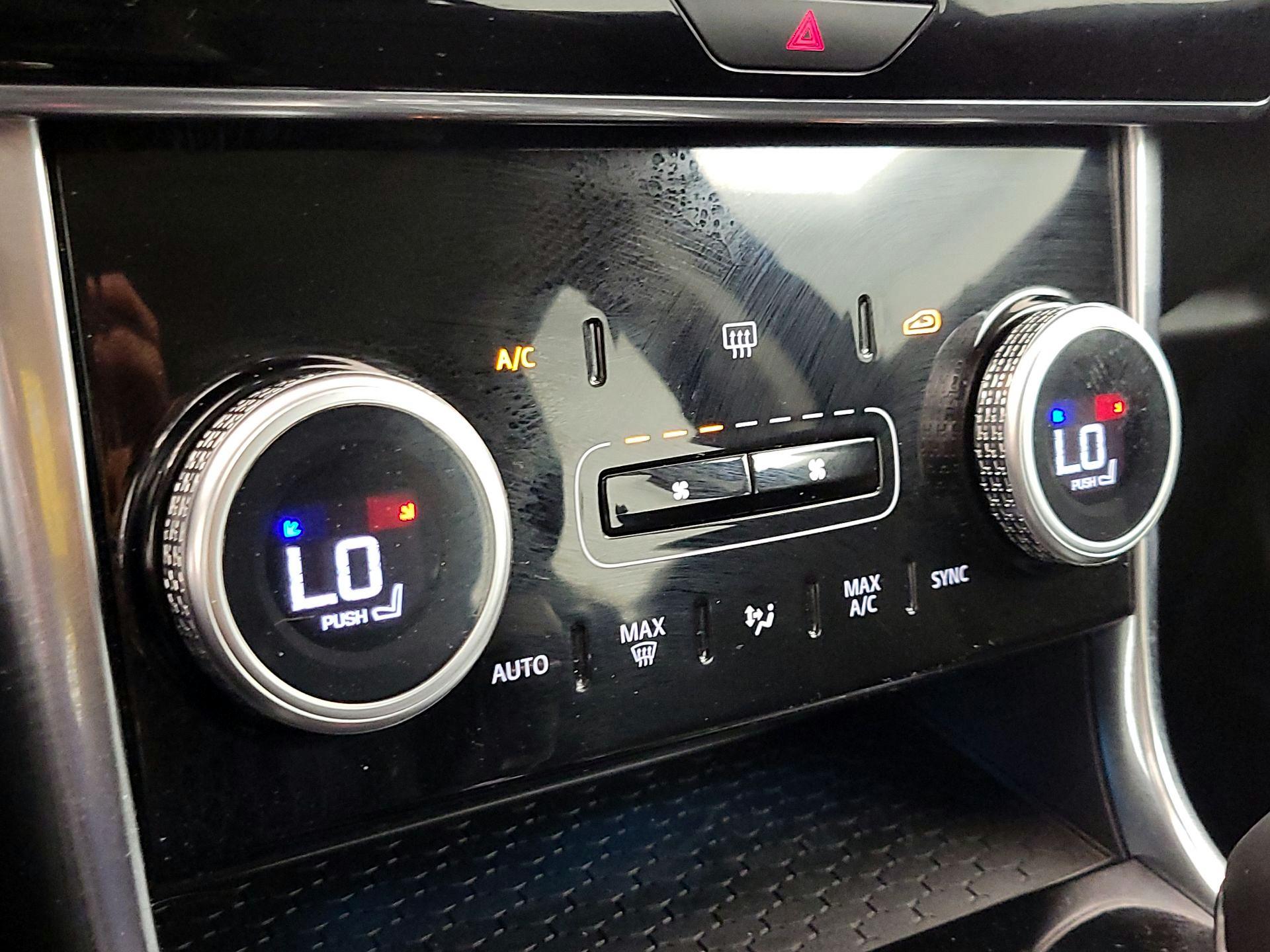 Thumbnail: 2020 Jaguar XE - 16