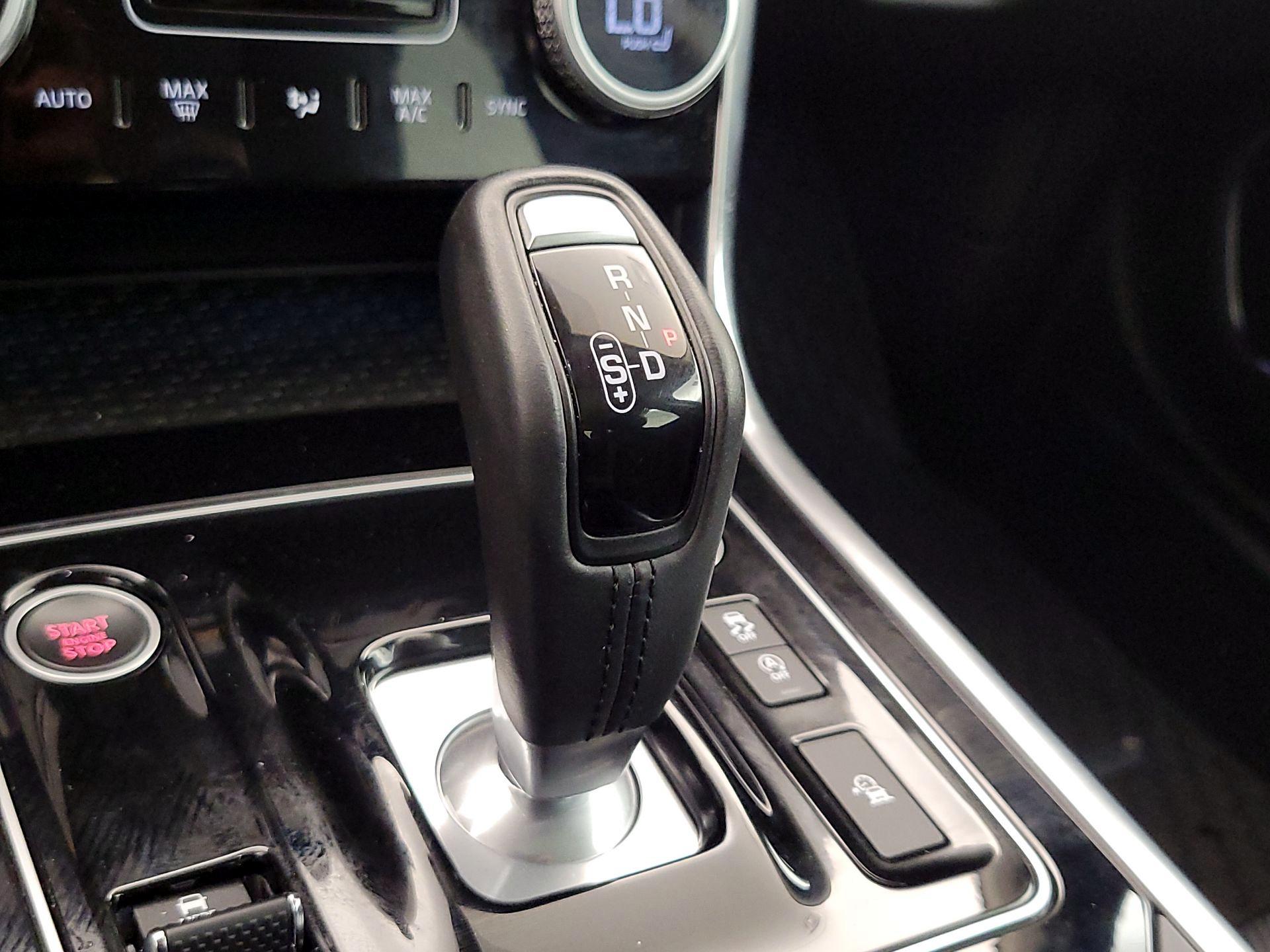 Thumbnail: 2020 Jaguar XE - 17