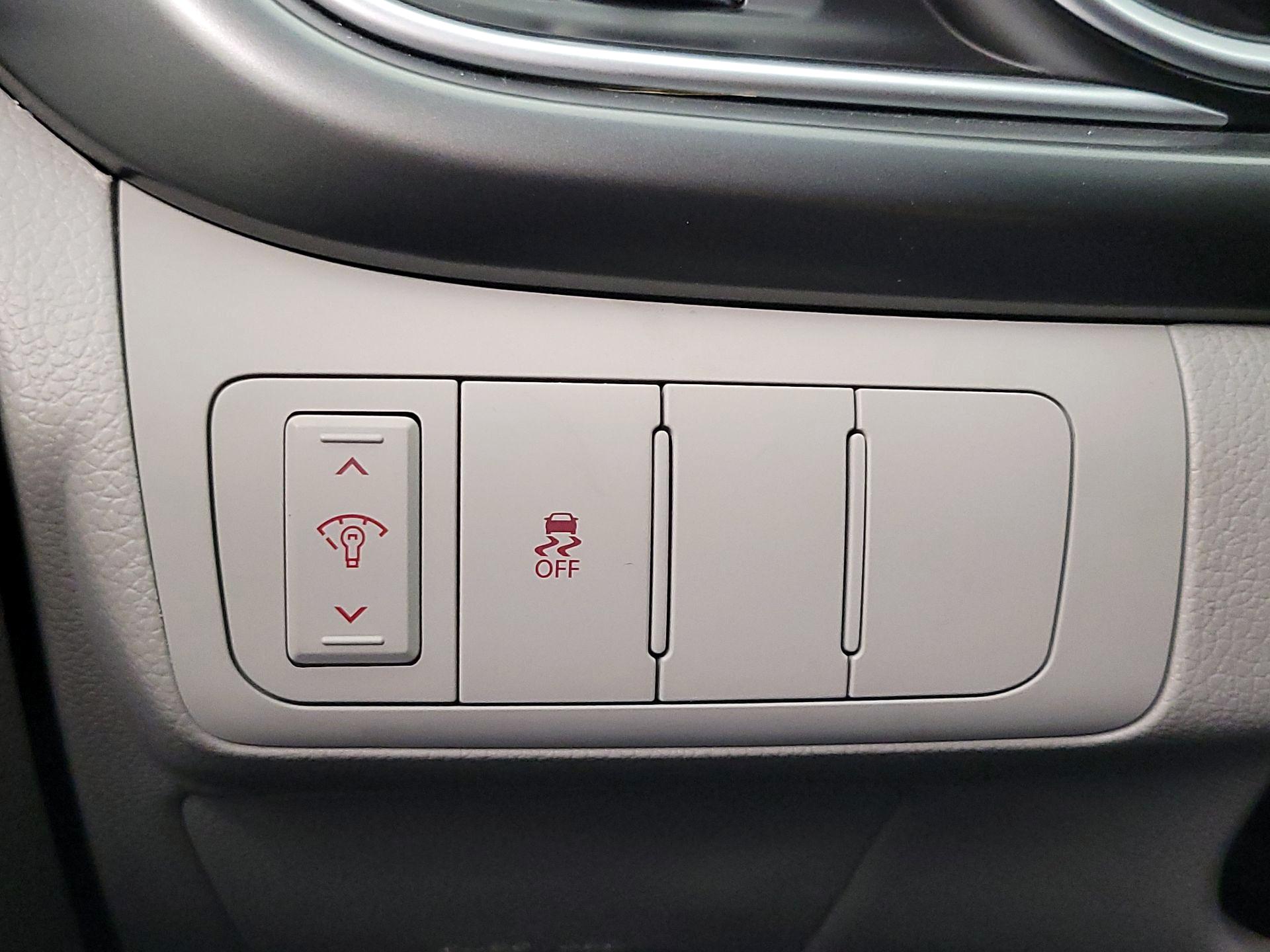 Thumbnail: 2015 Kia Optima - 13