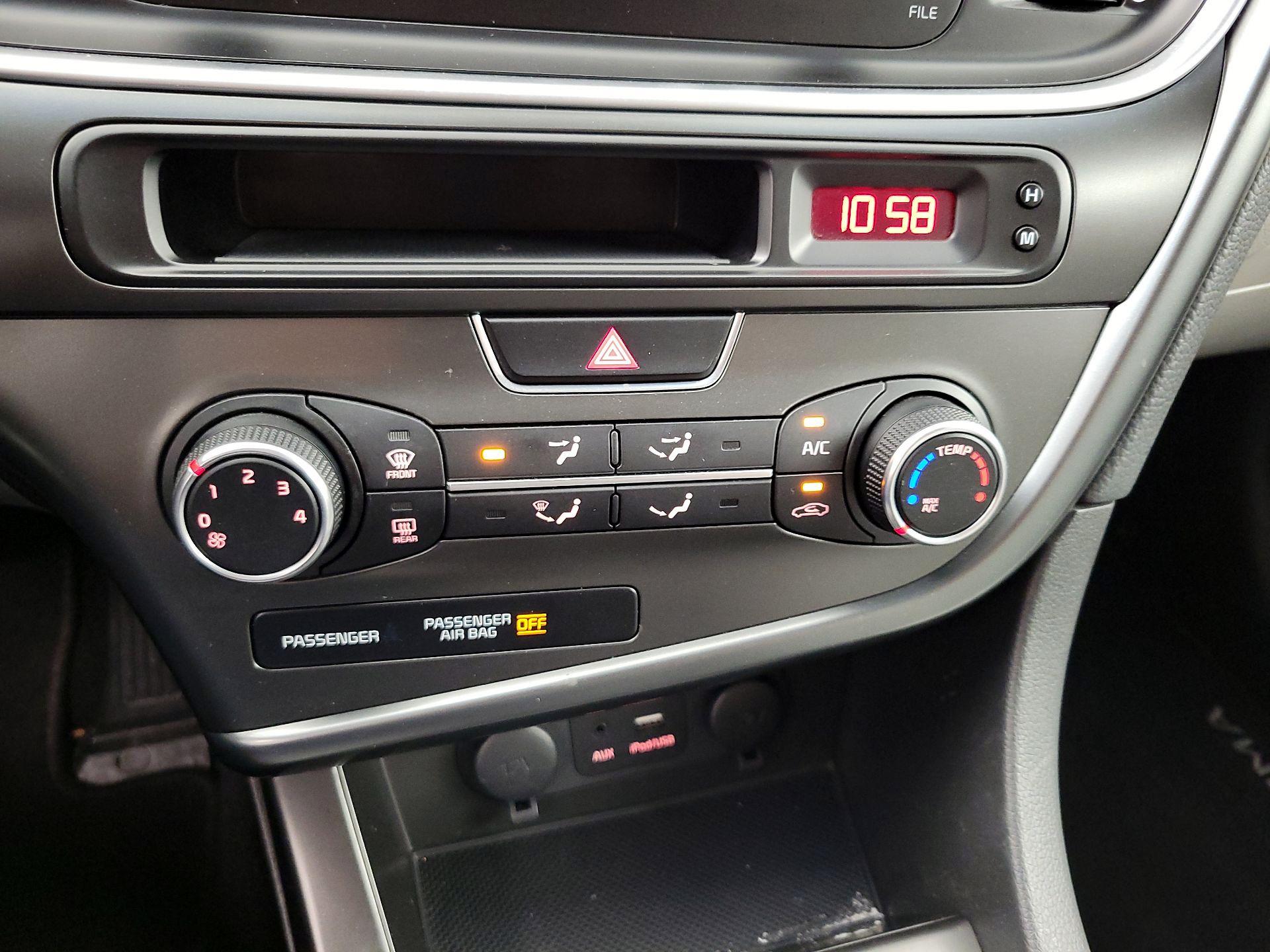 Thumbnail: 2015 Kia Optima - 15