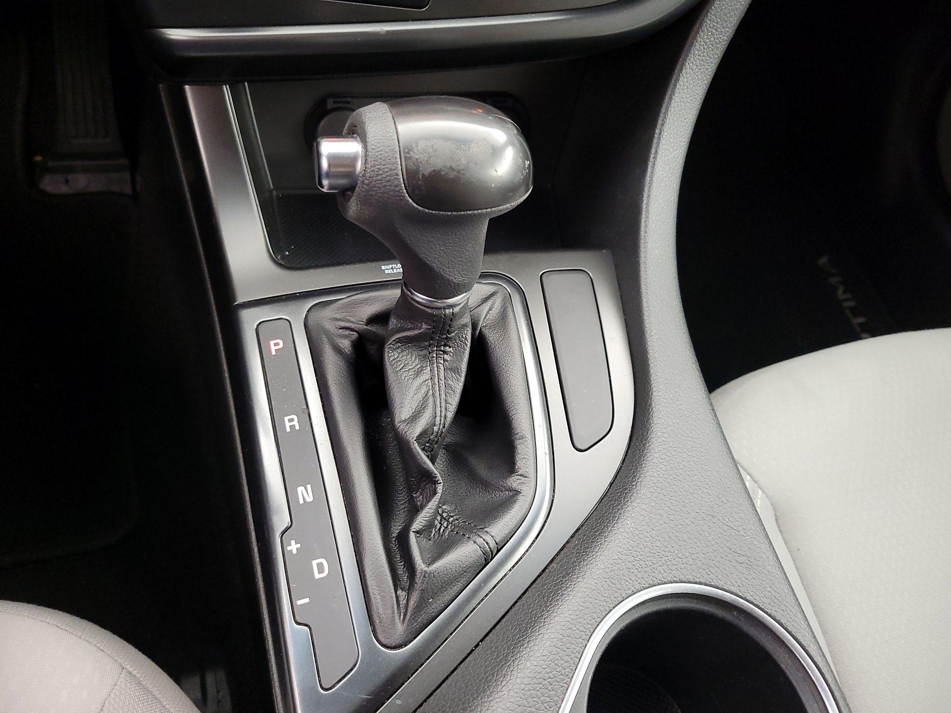 Thumbnail: 2015 Kia Optima - 16