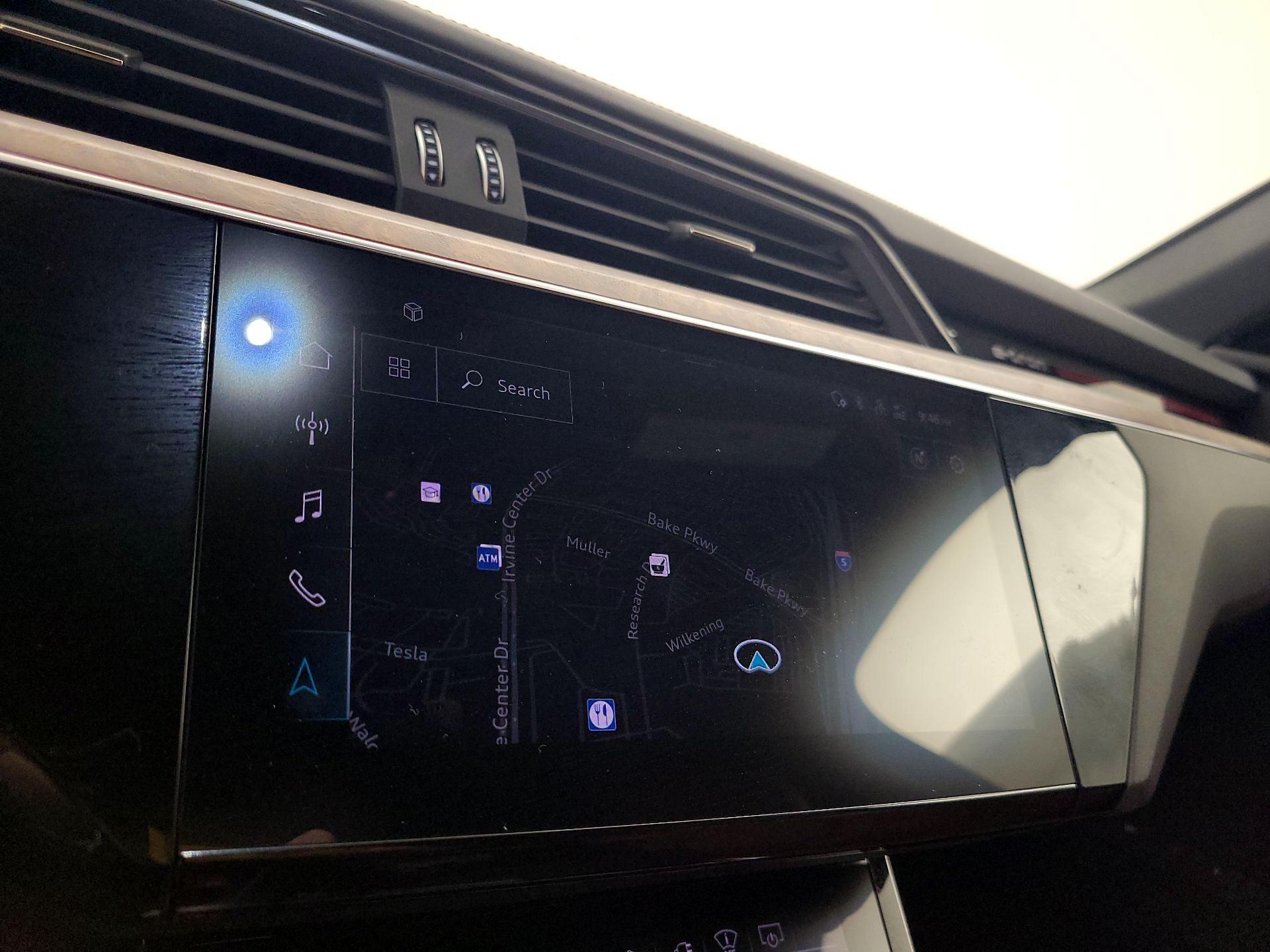 Thumbnail: 2022 Audi e-tron S - 14