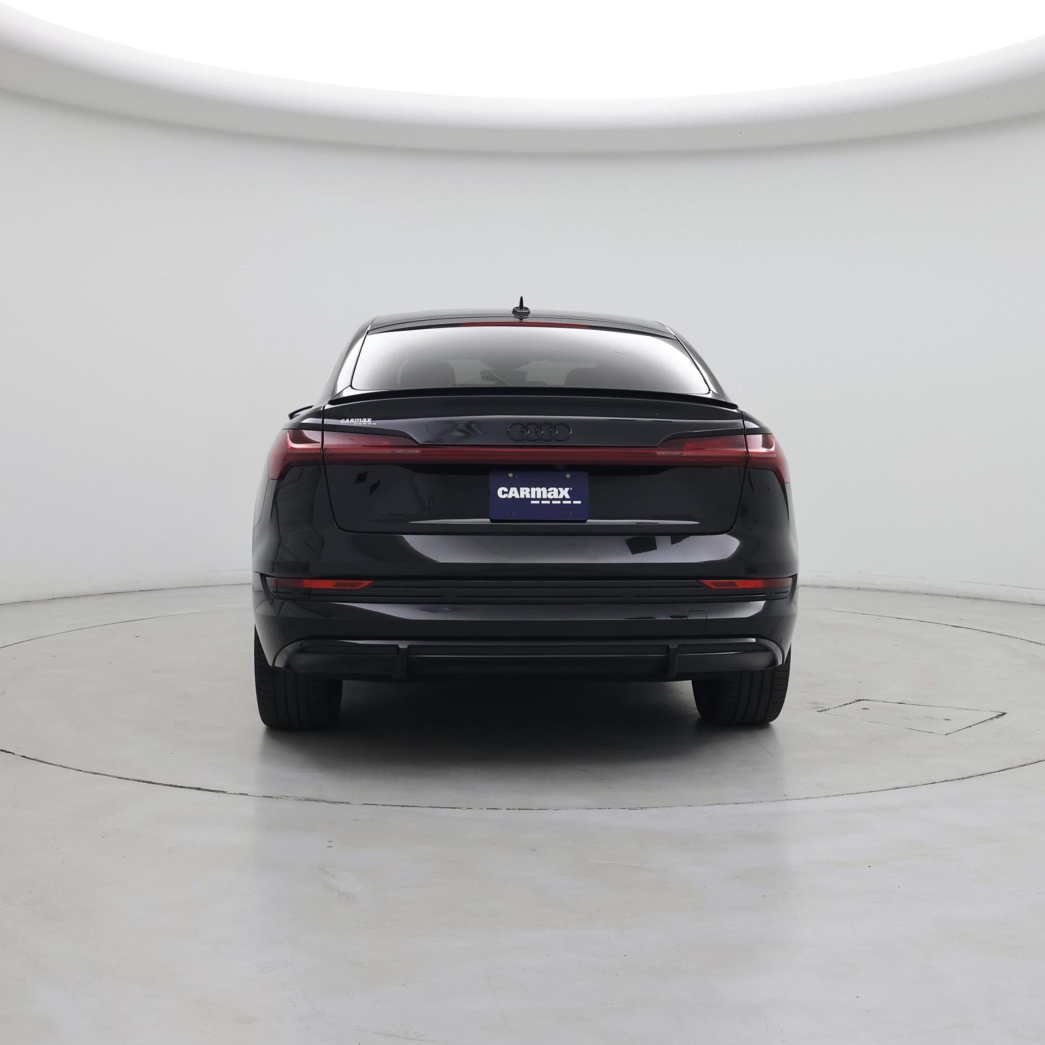 Thumbnail: 2022 Audi e-tron S - 6