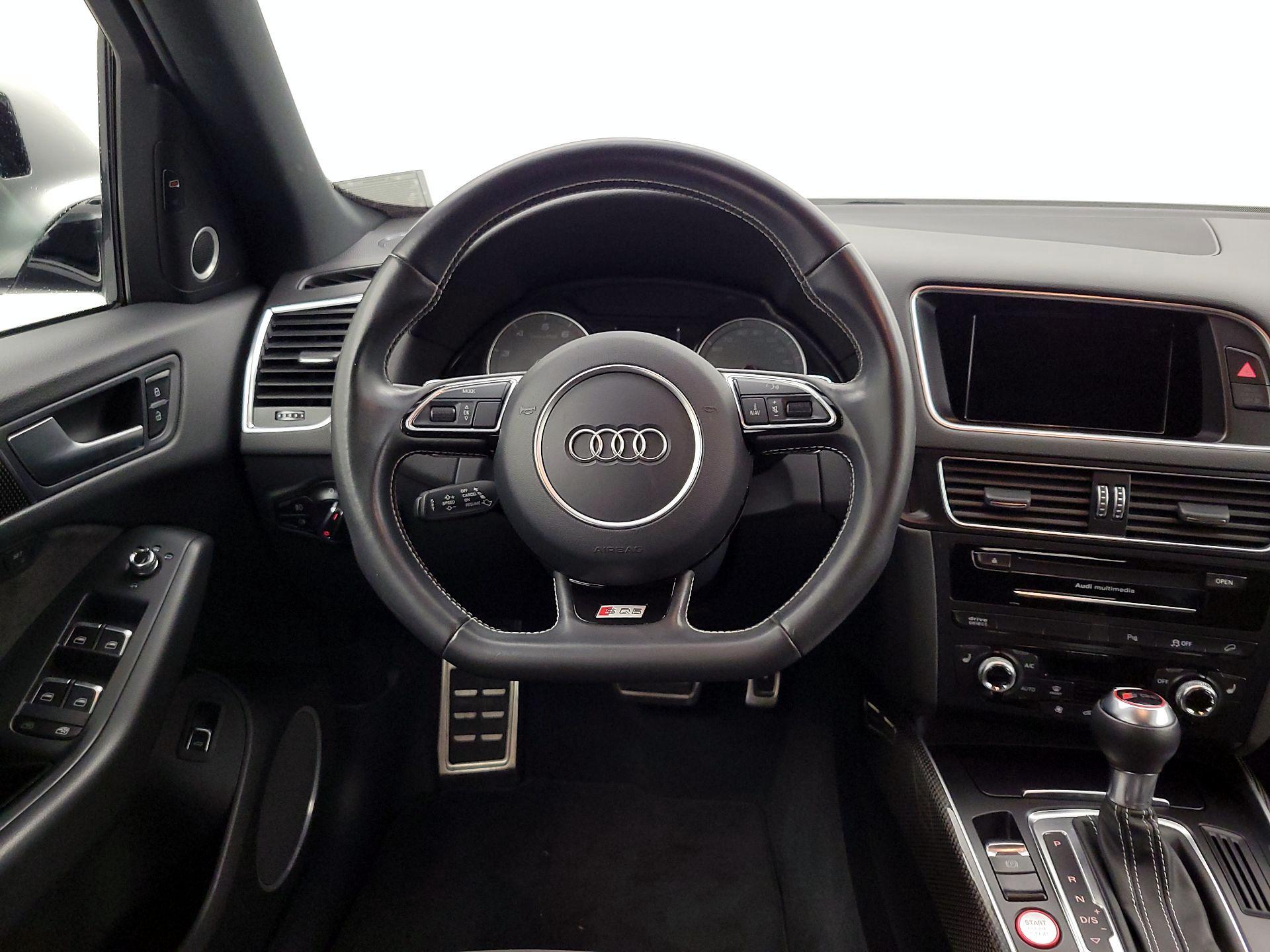 Thumbnail: 2016 Audi SQ5 - 10
