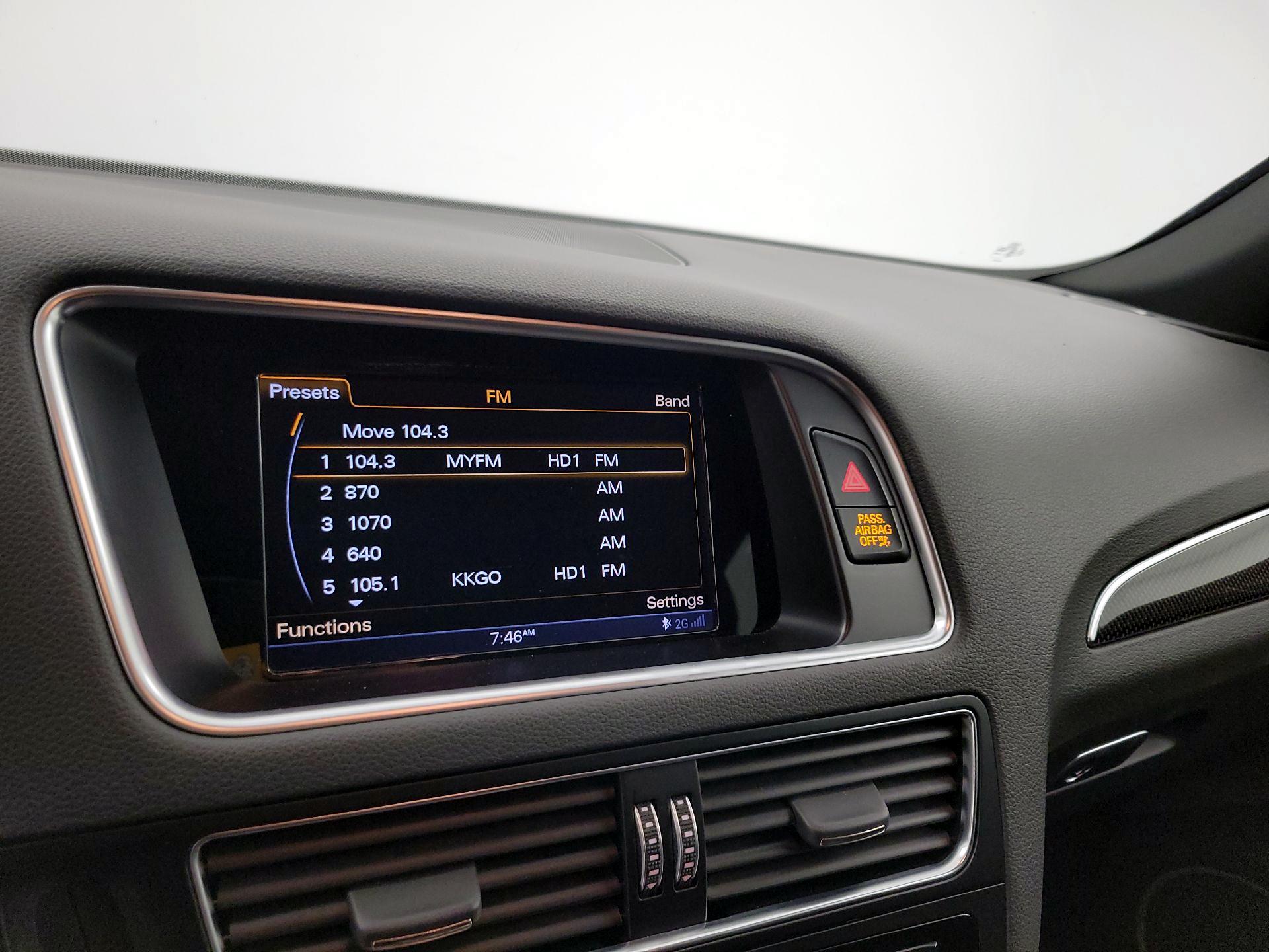 Thumbnail: 2016 Audi SQ5 - 16