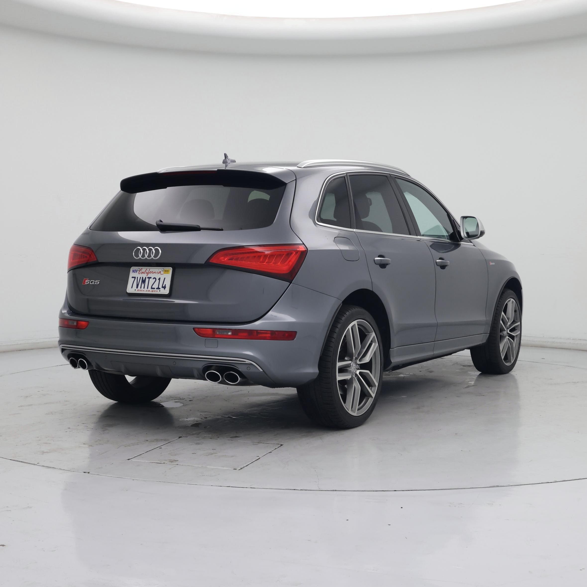 Thumbnail: 2016 Audi SQ5 - 8