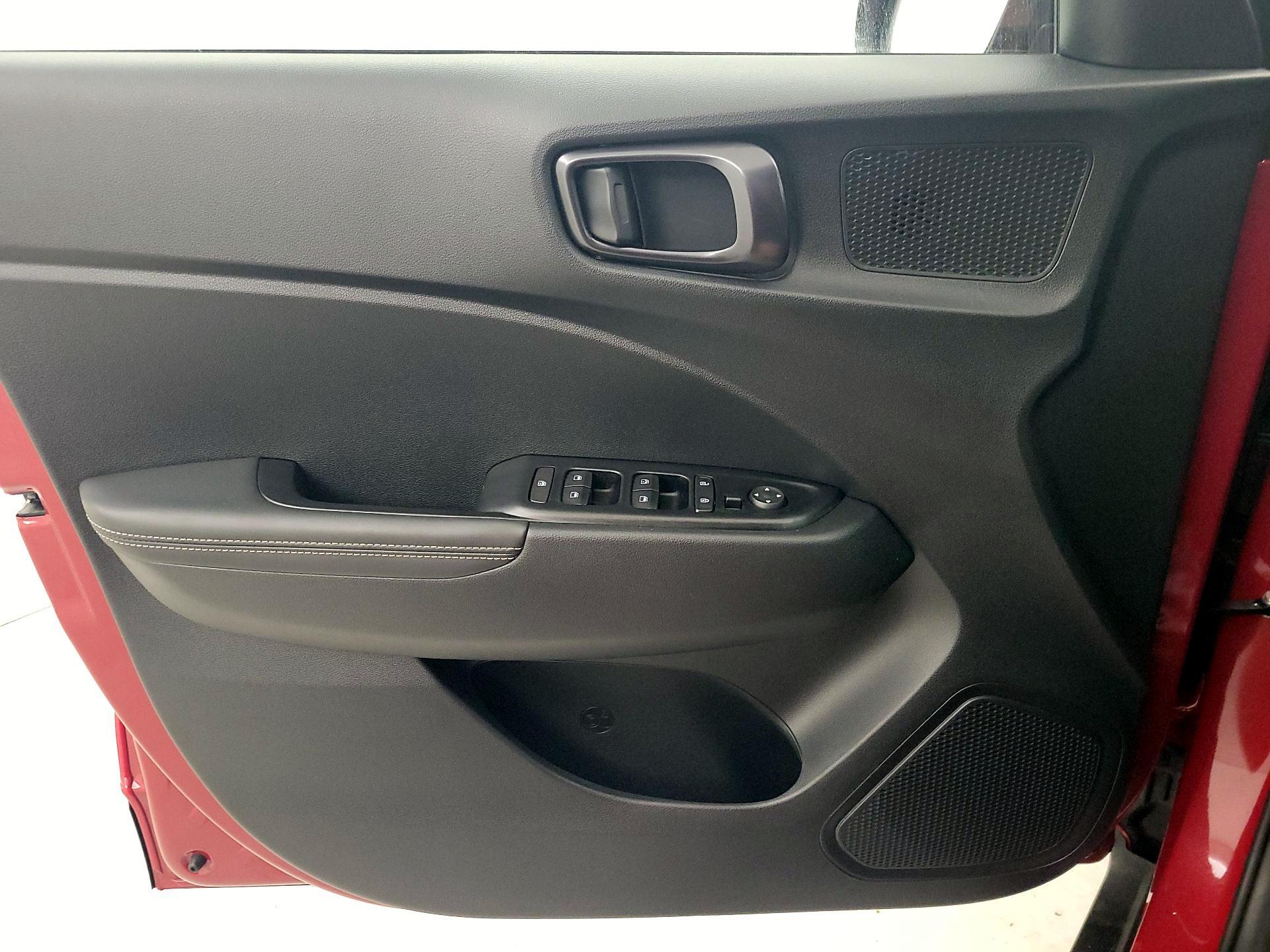 Thumbnail: 2023 Hyundai Venue - 12