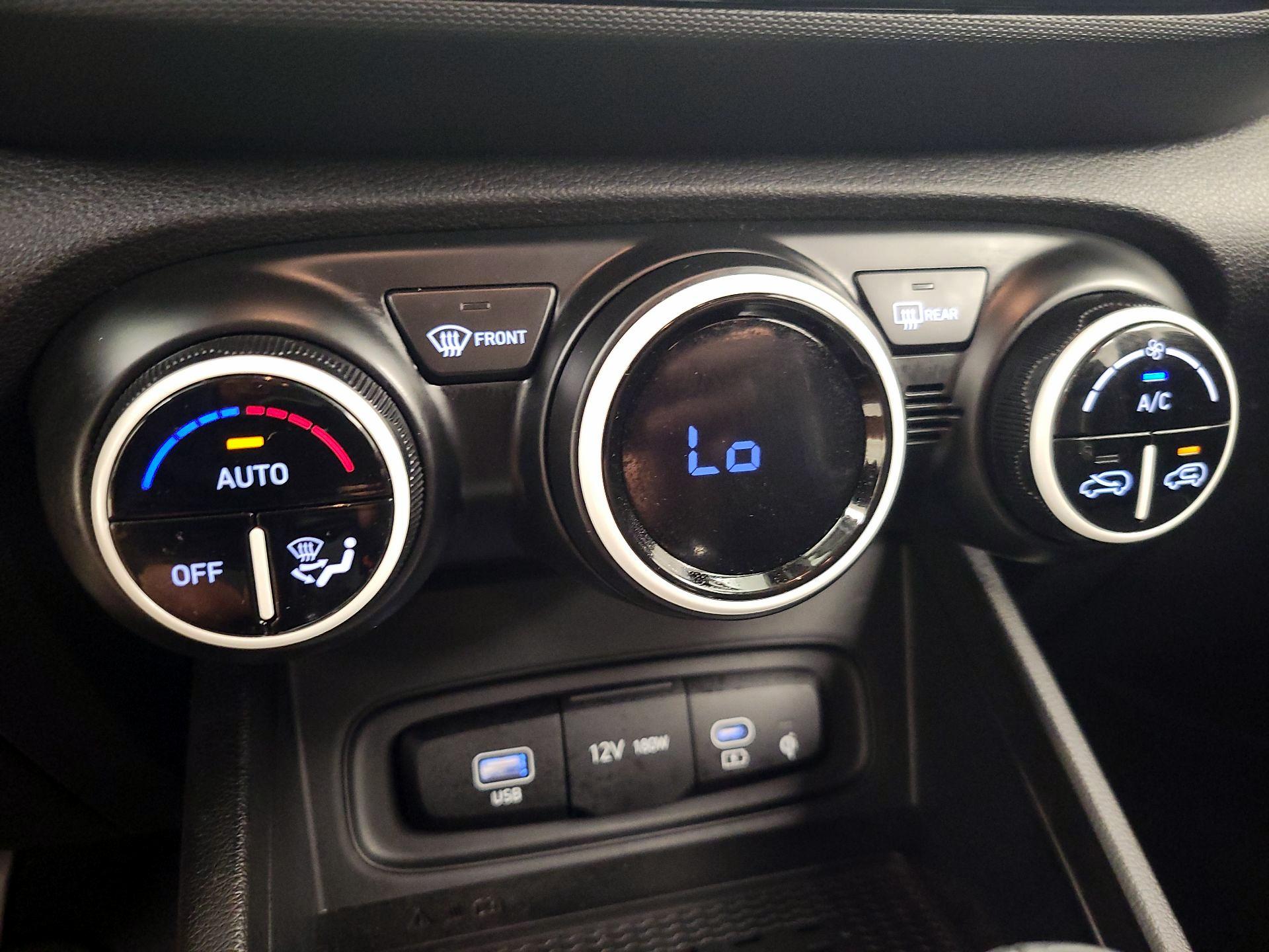 Thumbnail: 2023 Hyundai Venue - 17