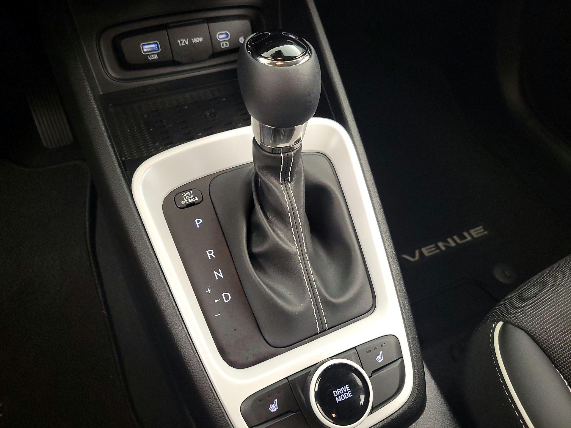 Thumbnail: 2023 Hyundai Venue - 18