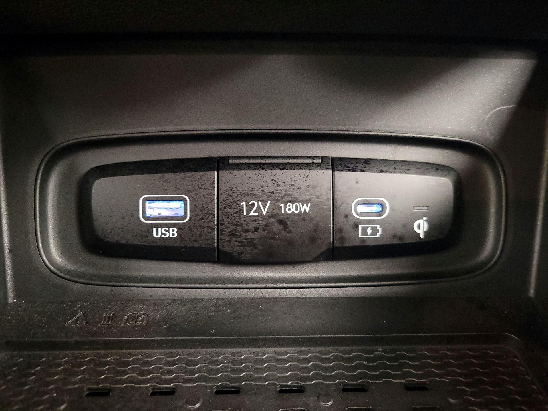 Thumbnail: 2023 Hyundai Venue - 19