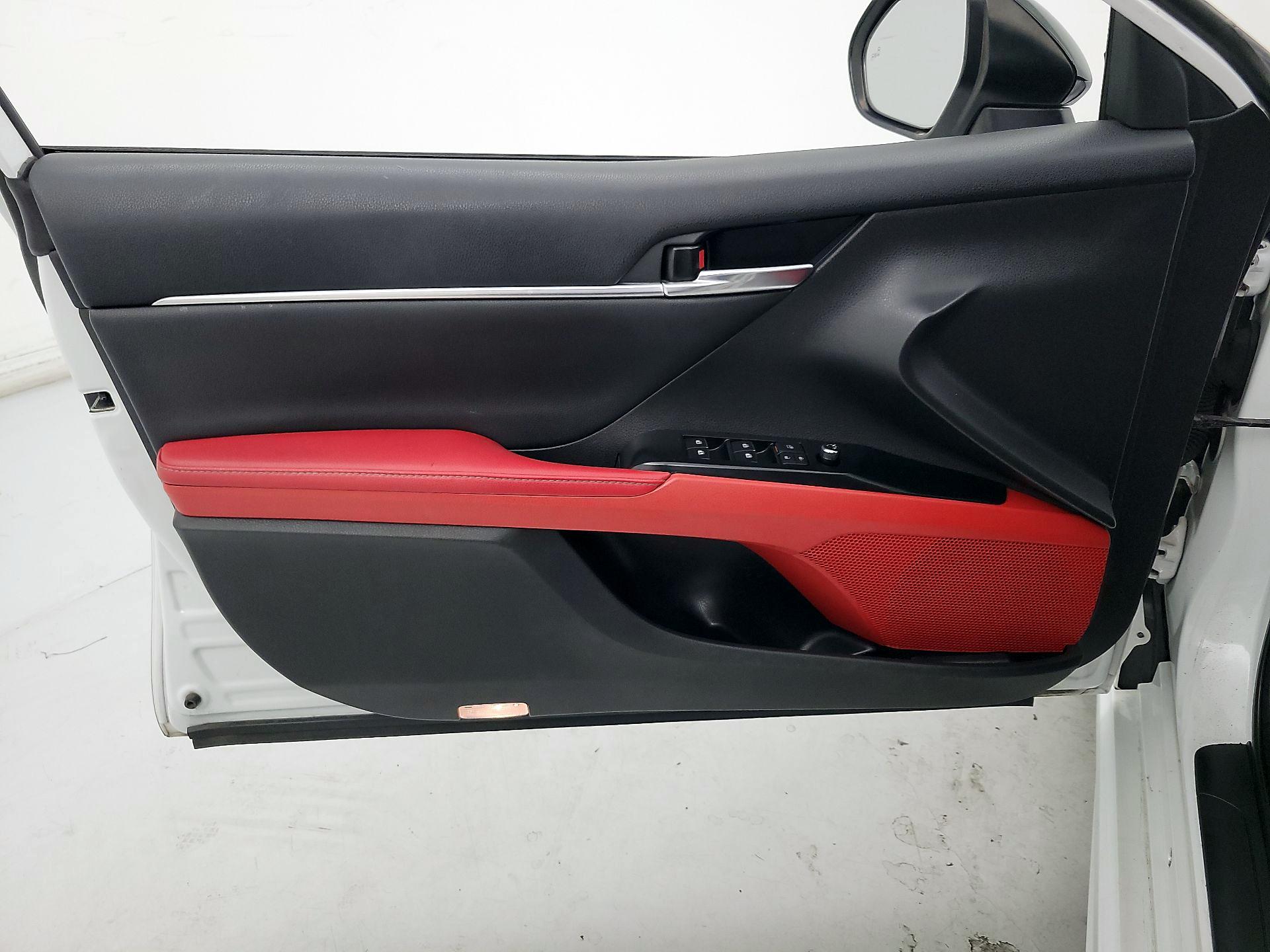 Thumbnail: 2020 Toyota Camry - 12