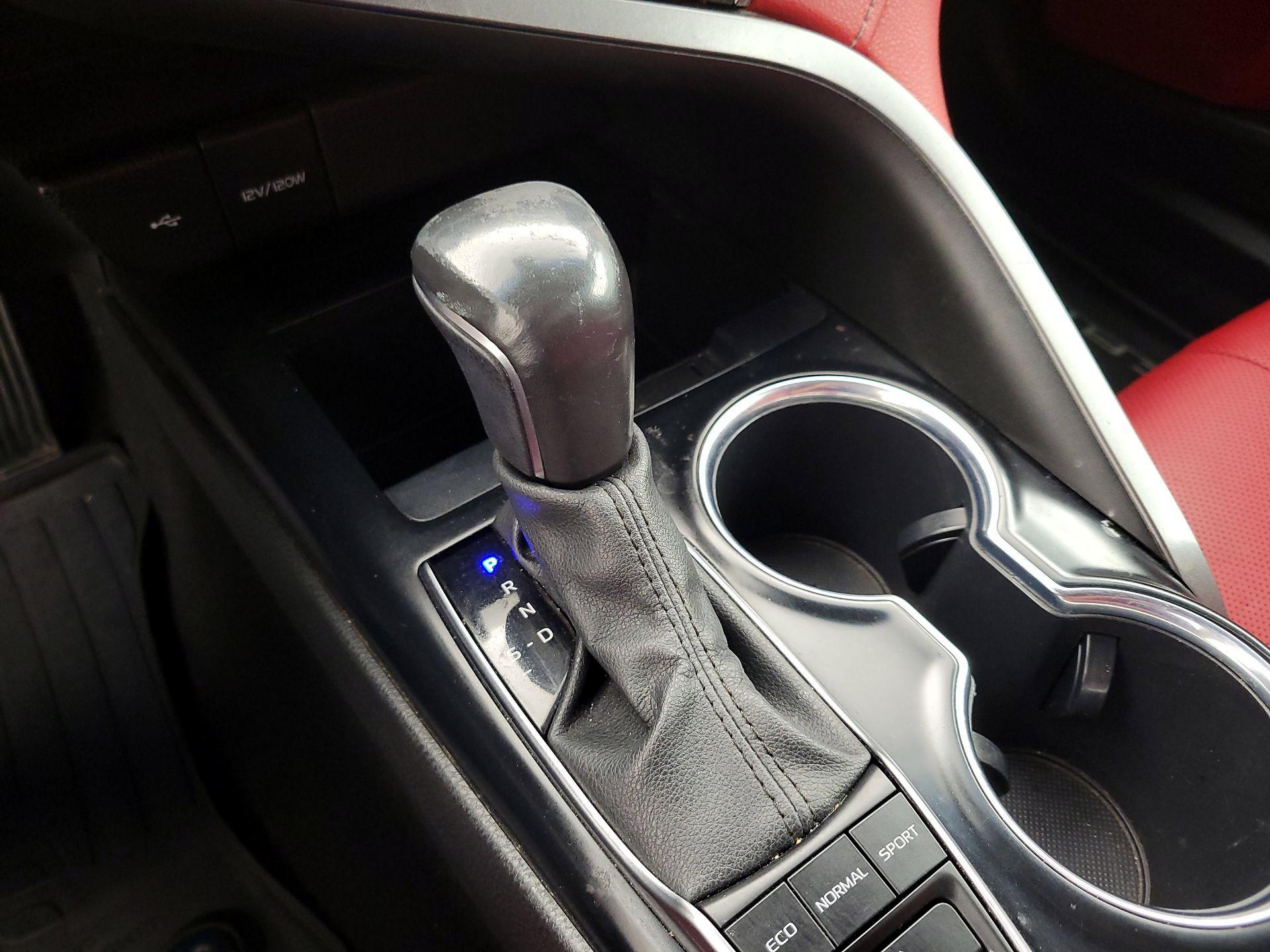 Thumbnail: 2020 Toyota Camry - 18