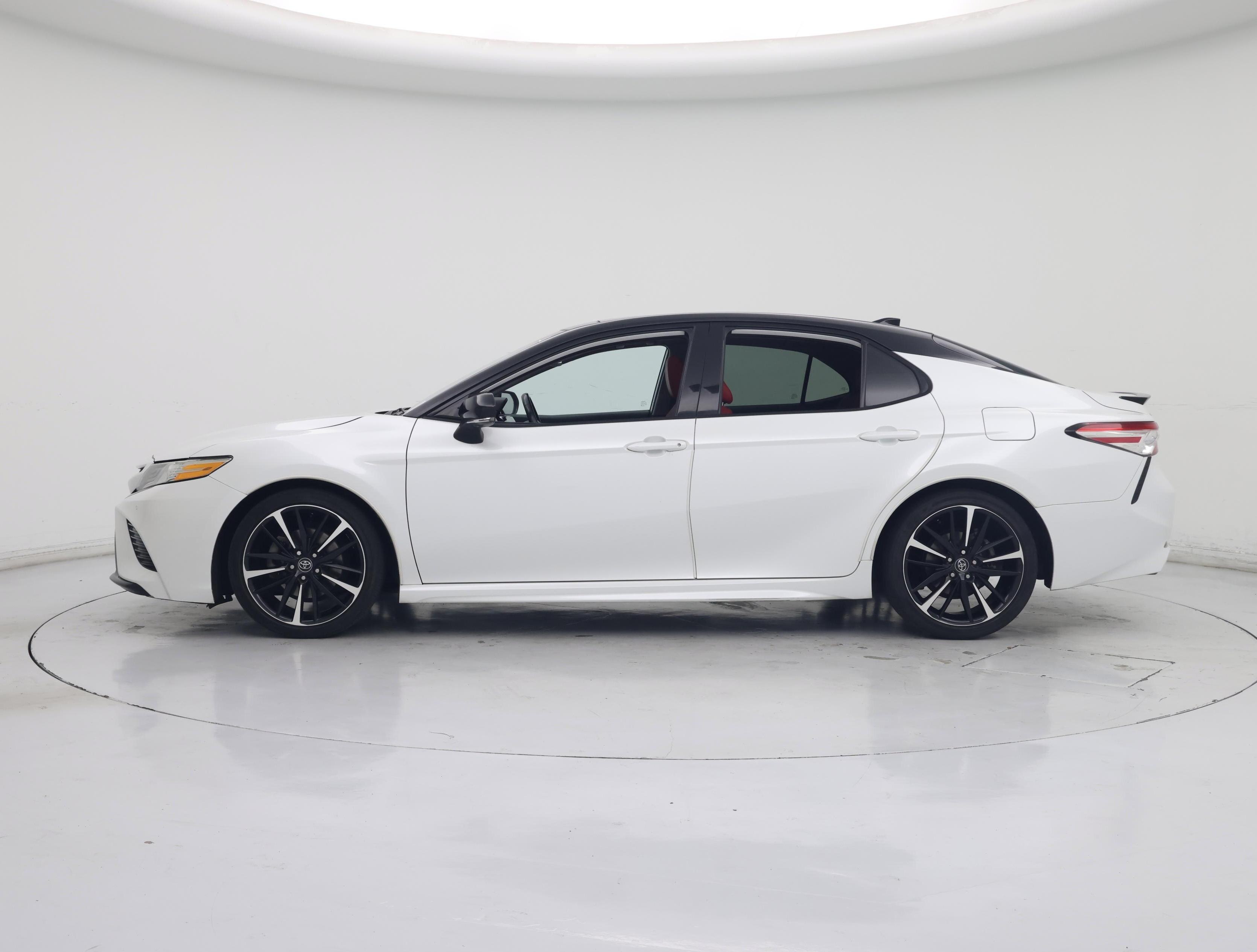 Thumbnail: 2020 Toyota Camry - 3