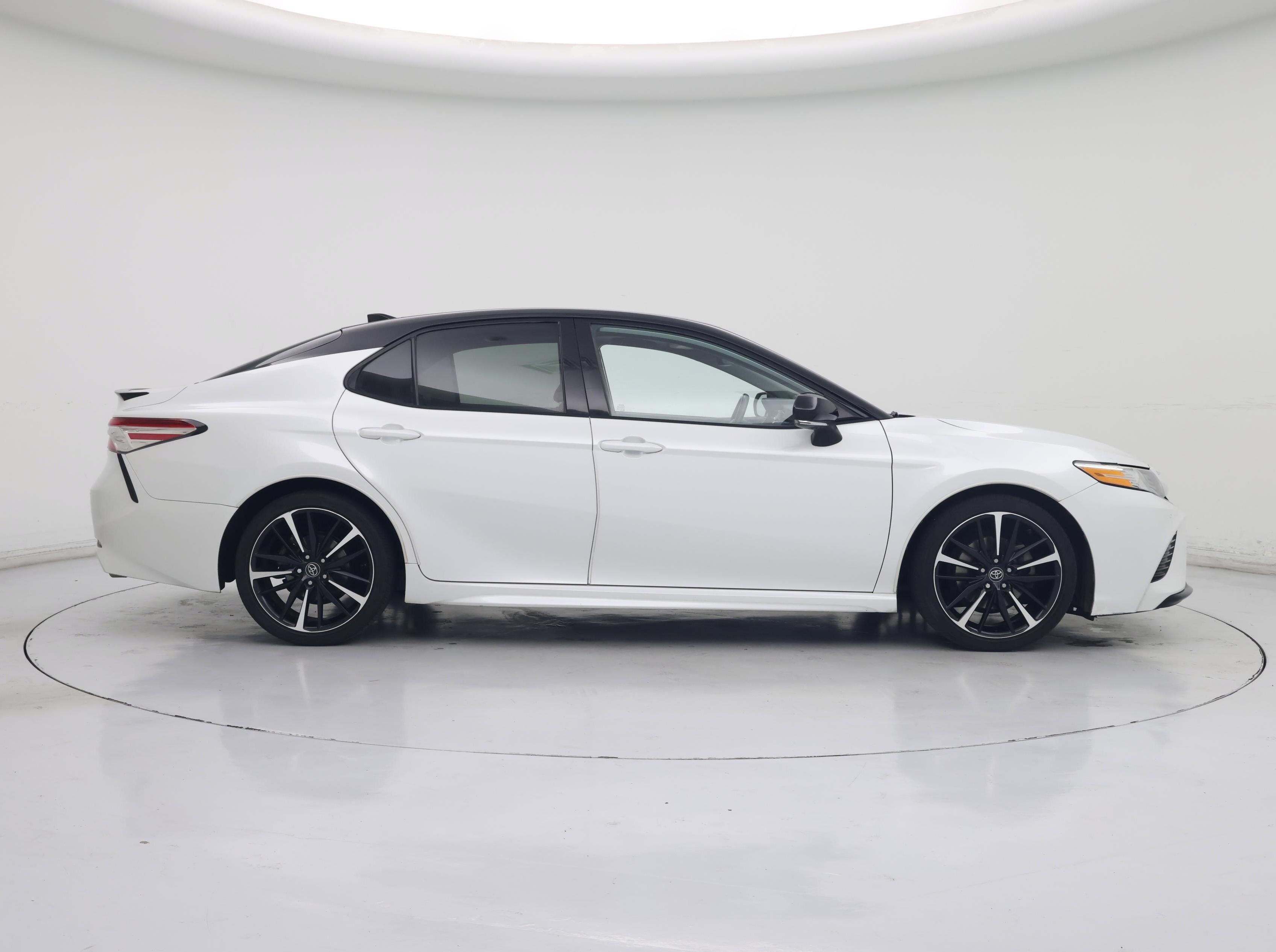 Thumbnail: 2020 Toyota Camry - 7