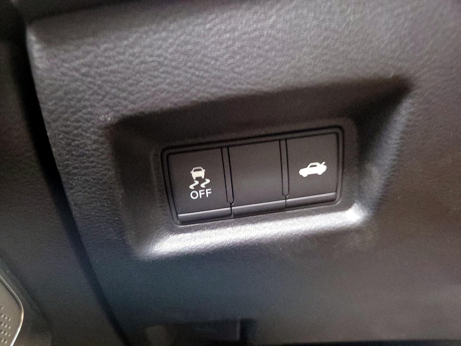 Thumbnail: 2018 INFINITI Q50 - 13