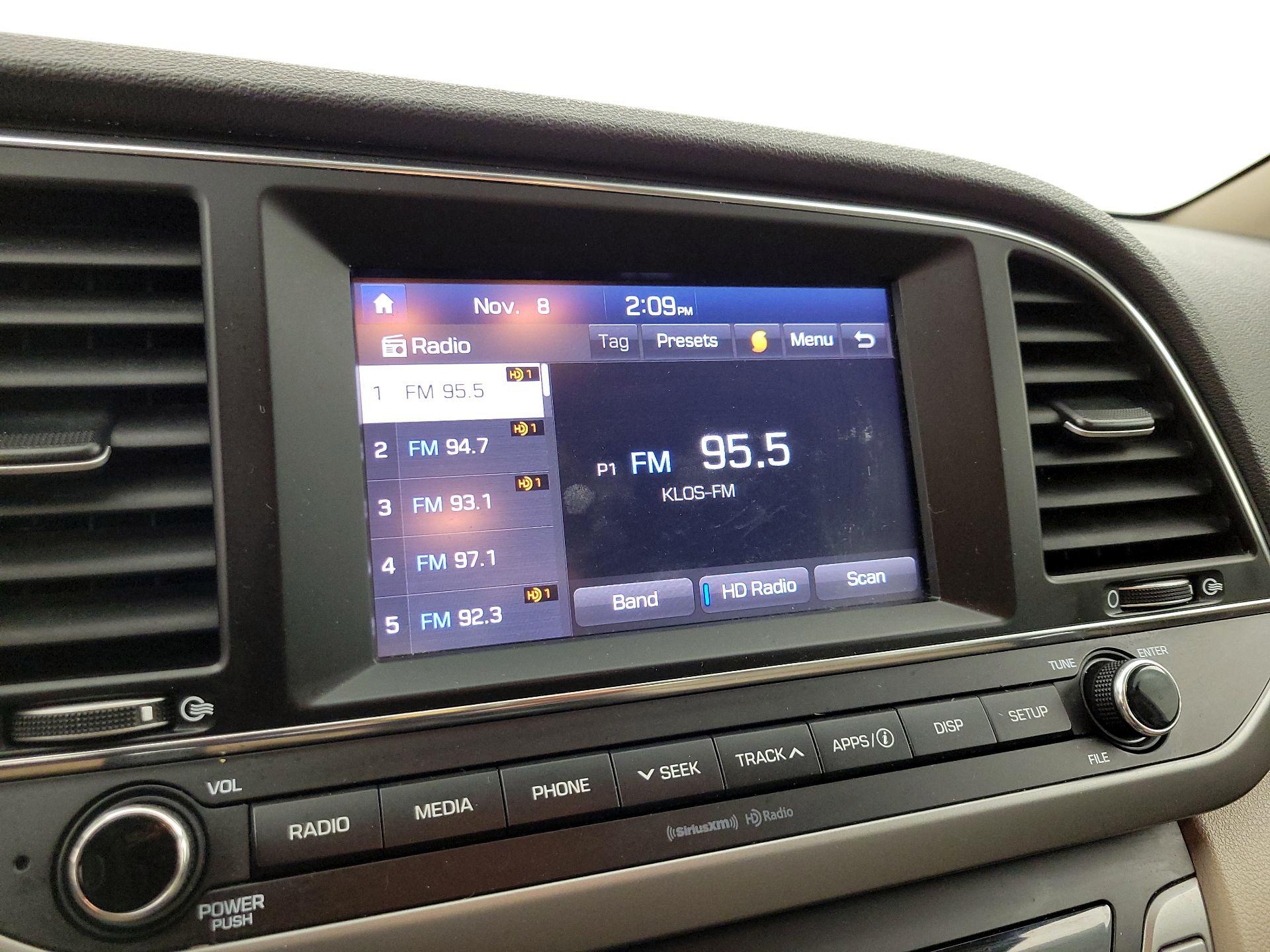 Thumbnail: 2017 Hyundai Elantra - 15