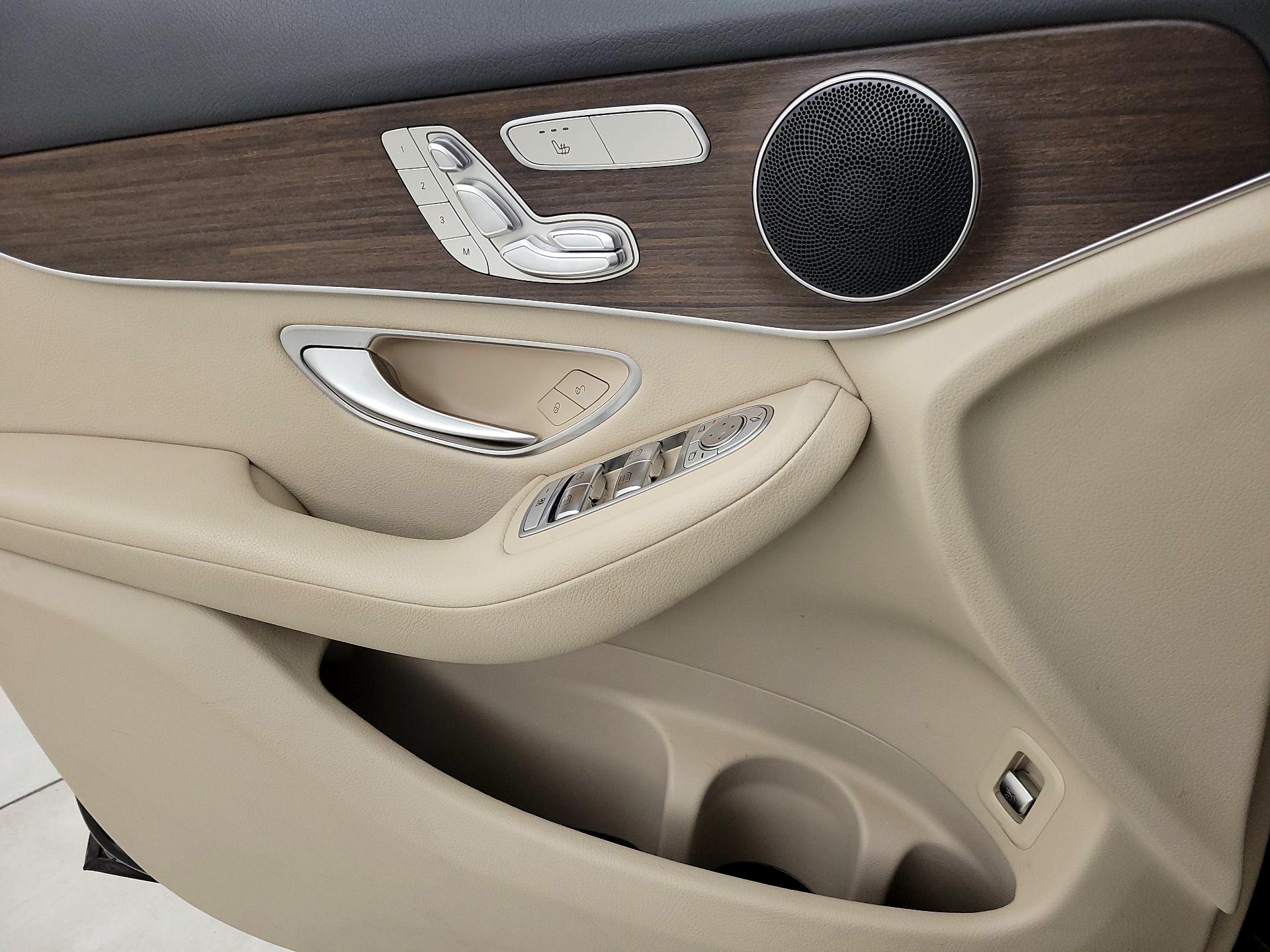 Thumbnail: 2020 Mercedes-Benz GLC - 12