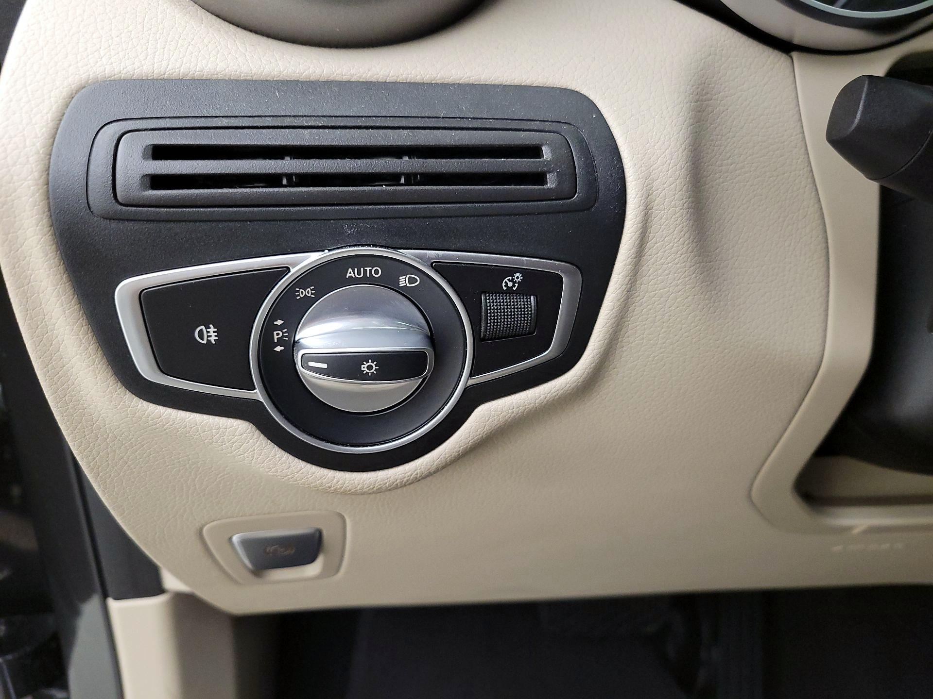 Thumbnail: 2020 Mercedes-Benz GLC - 13