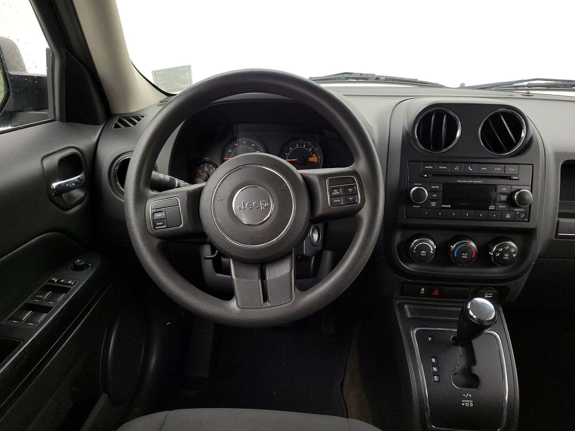 Thumbnail: 2016 Jeep Patriot - 10