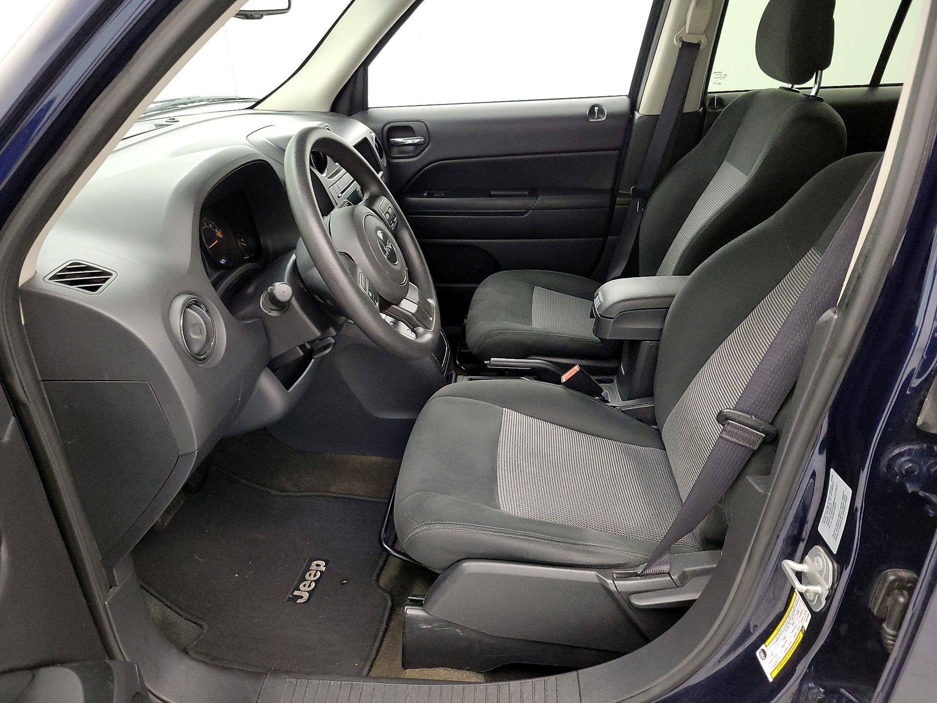 Thumbnail: 2016 Jeep Patriot - 11