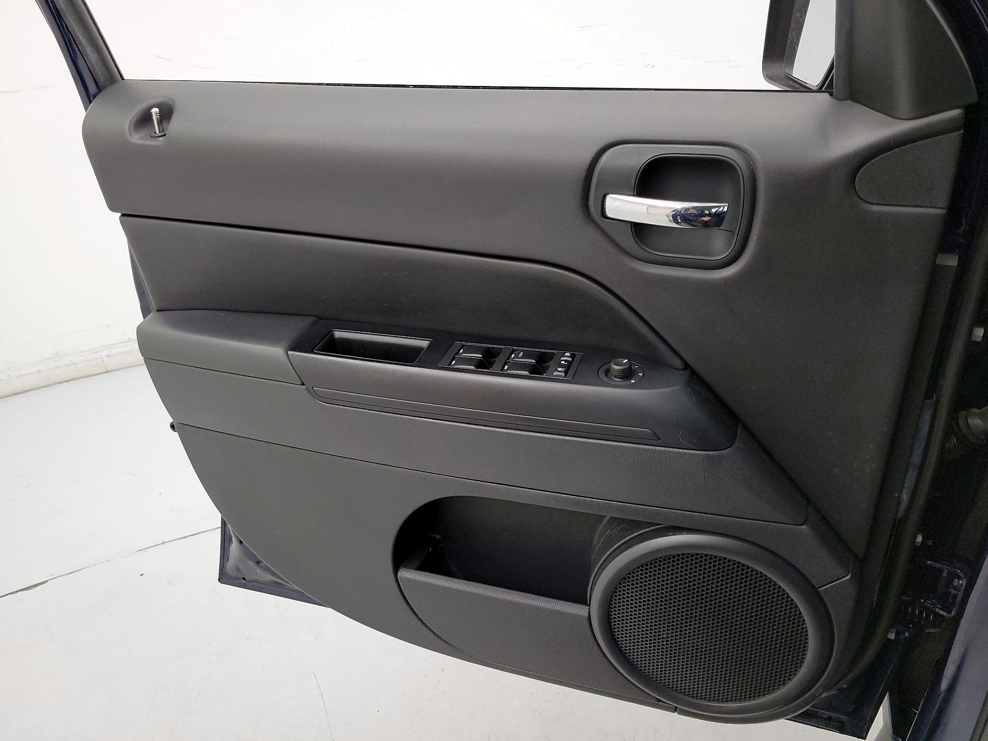 Thumbnail: 2016 Jeep Patriot - 12