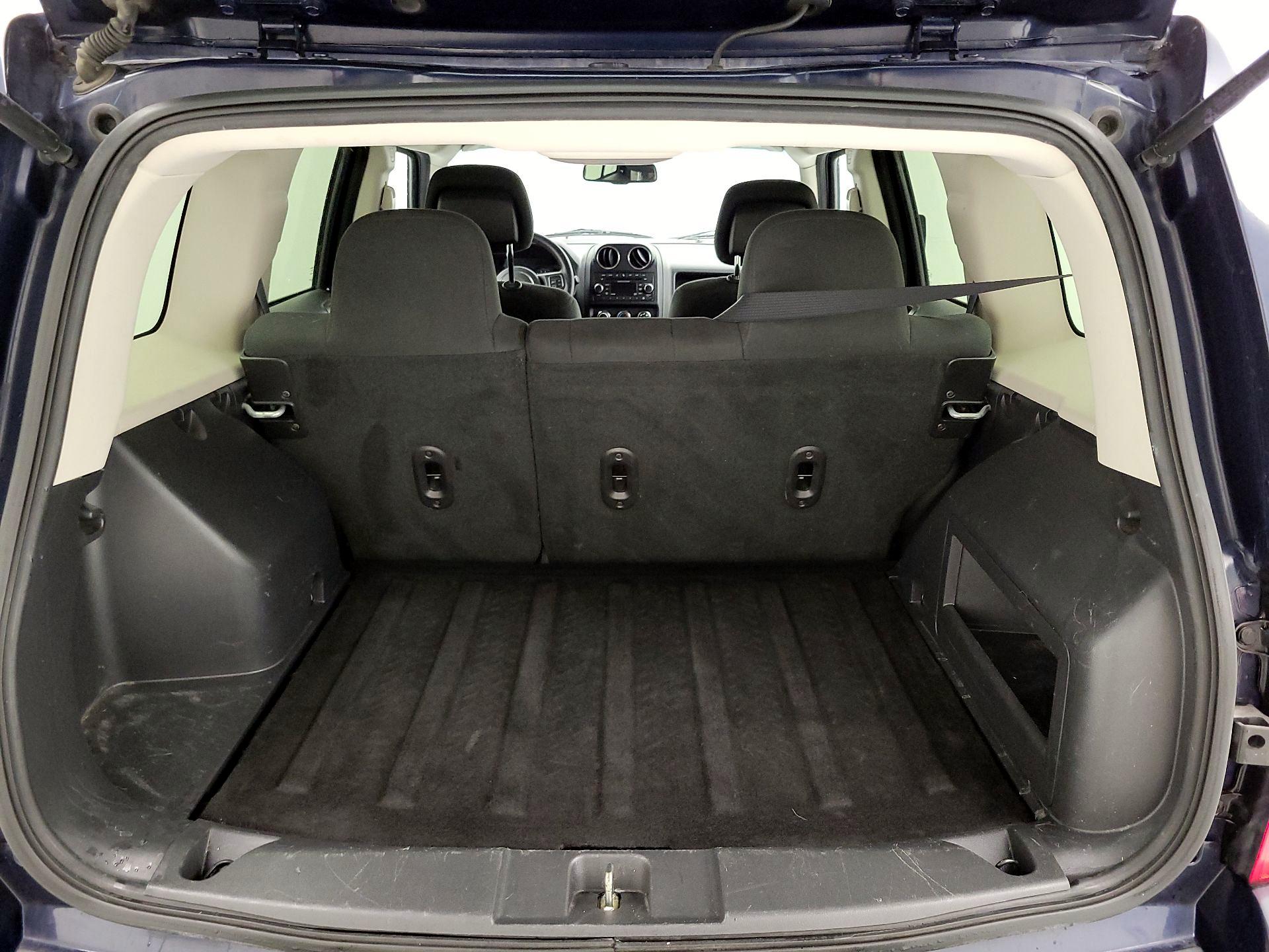 Thumbnail: 2016 Jeep Patriot - 17