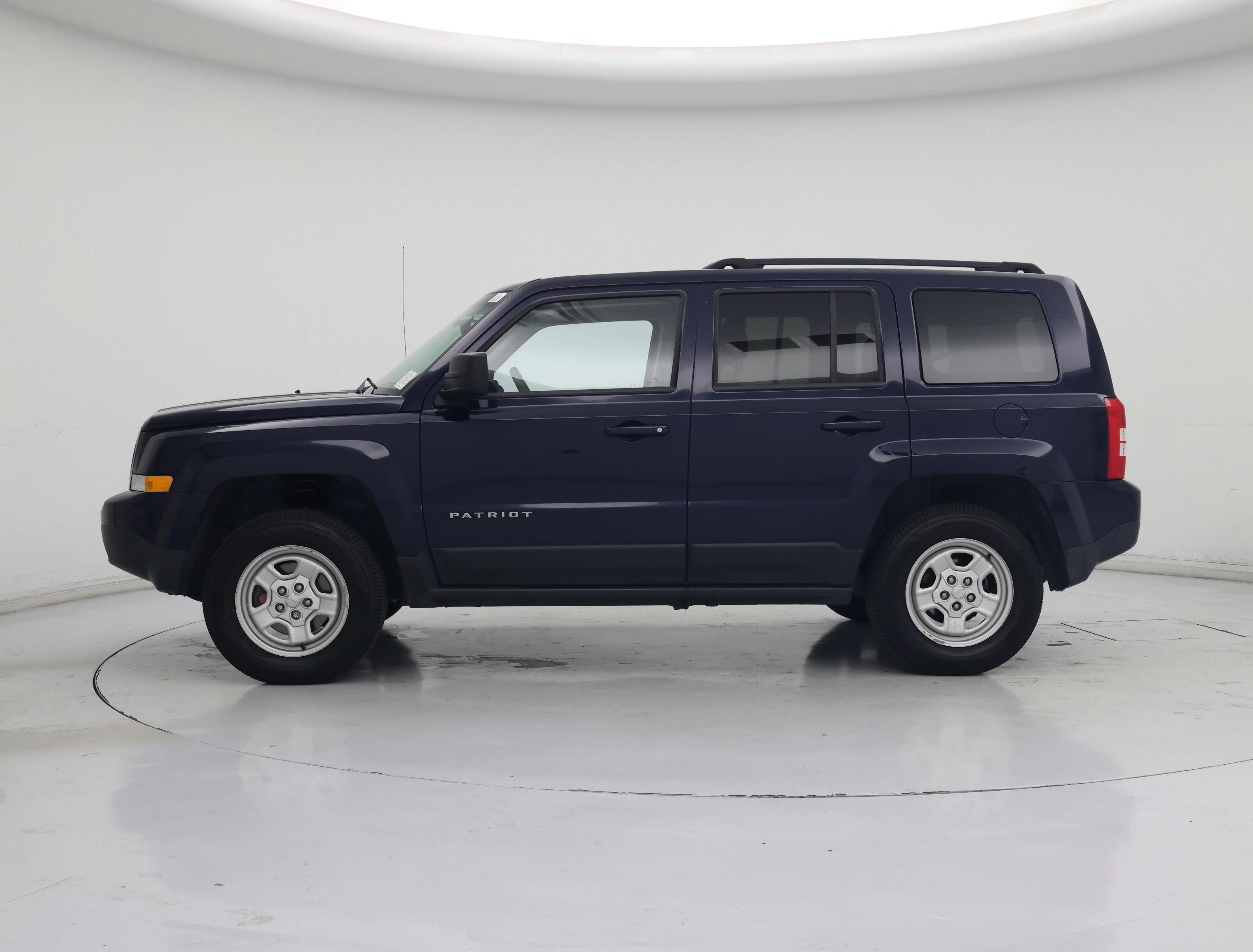 Thumbnail: 2016 Jeep Patriot - 3