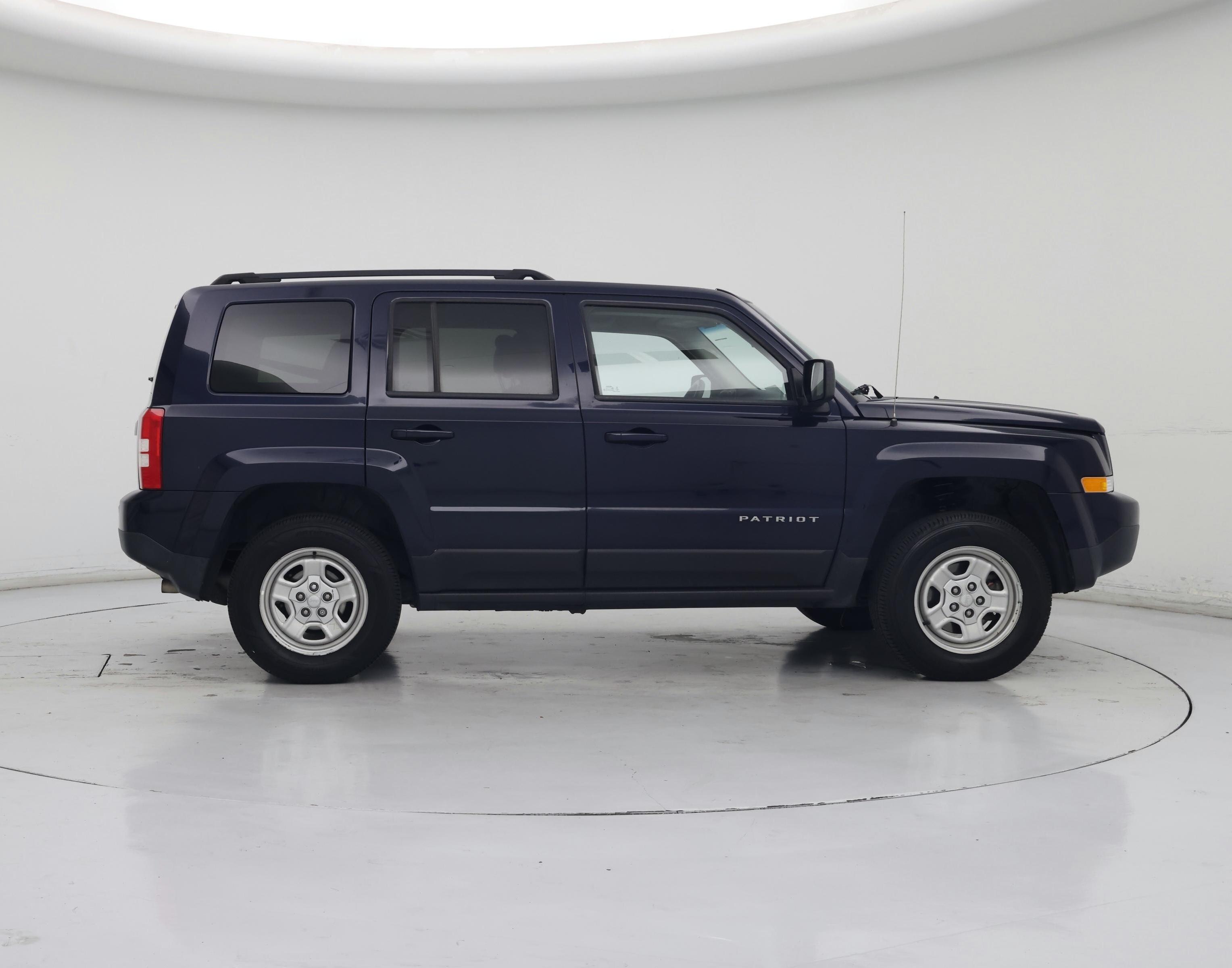 Thumbnail: 2016 Jeep Patriot - 7