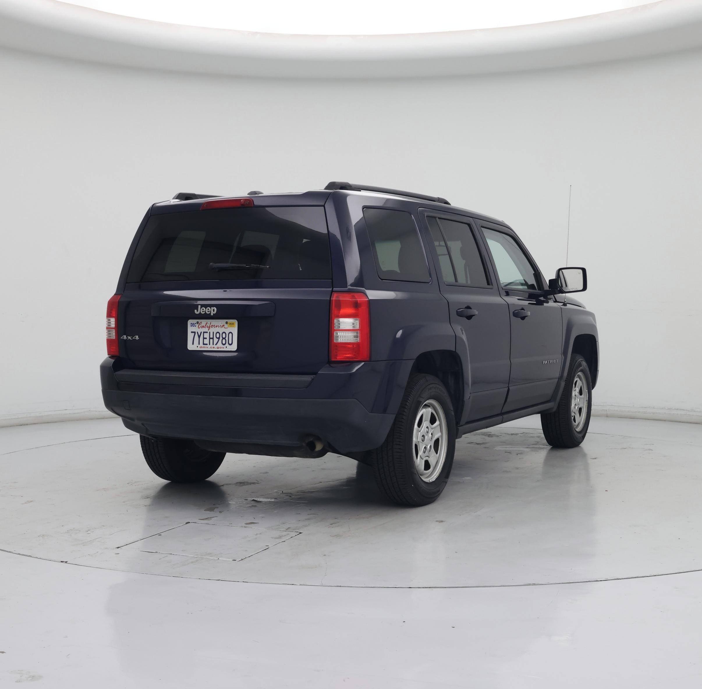 Thumbnail: 2016 Jeep Patriot - 8