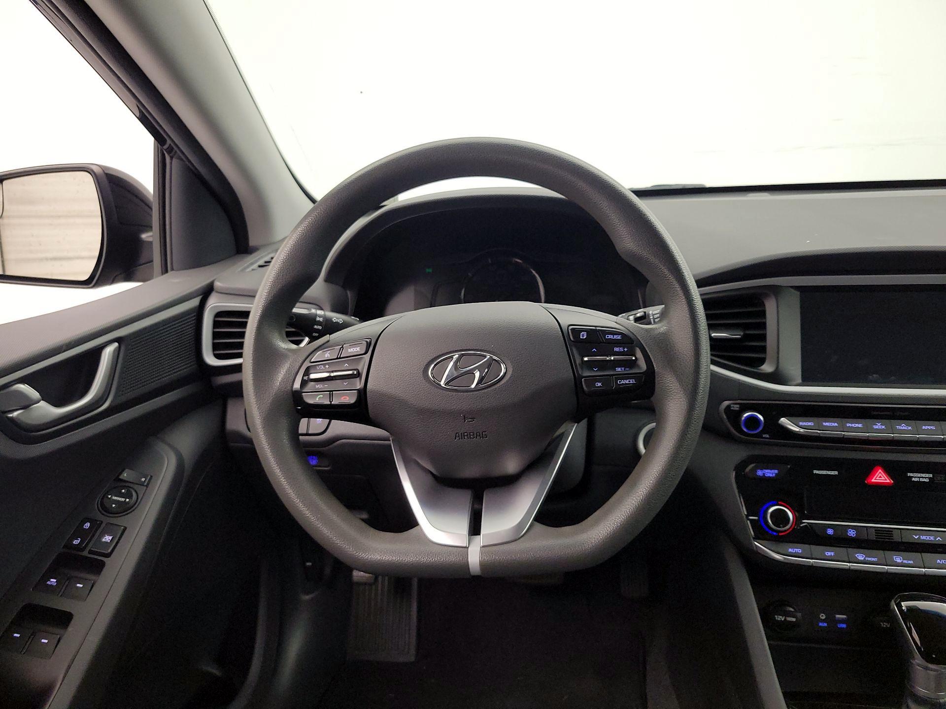 Thumbnail: 2018 Hyundai Ioniq - 10