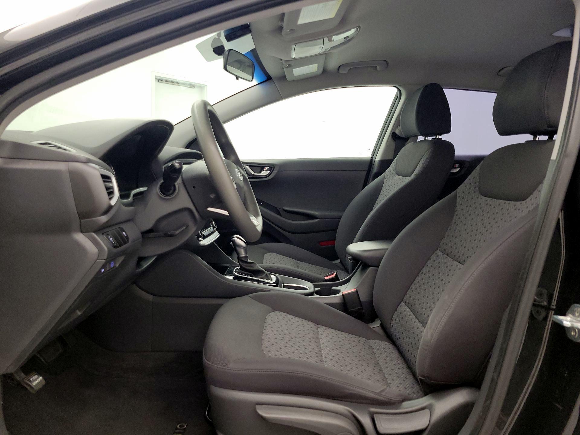 Thumbnail: 2018 Hyundai Ioniq - 11