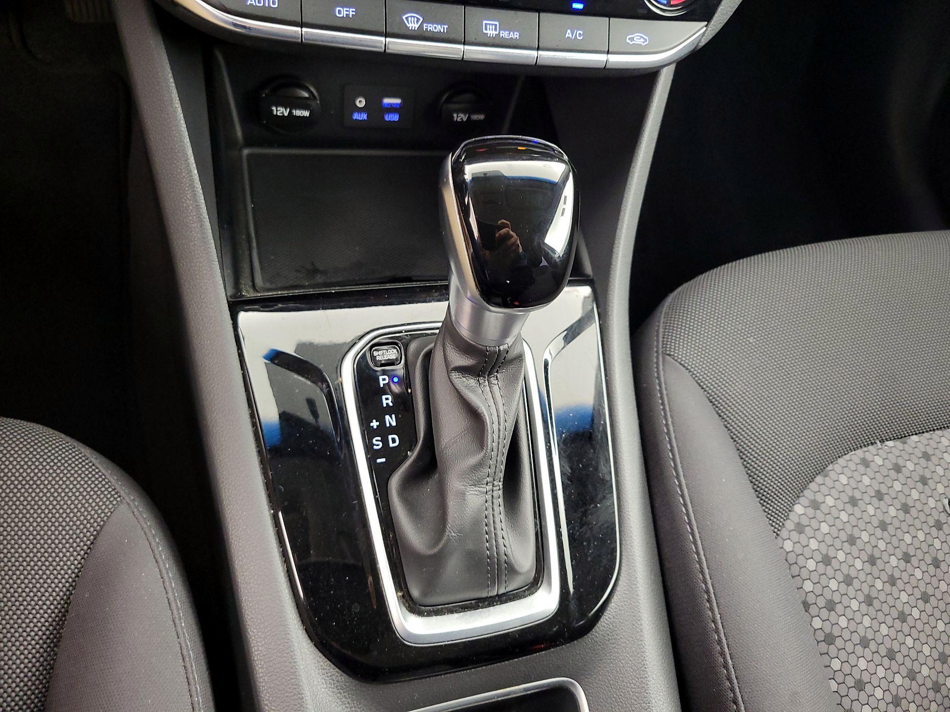 Thumbnail: 2018 Hyundai Ioniq - 17