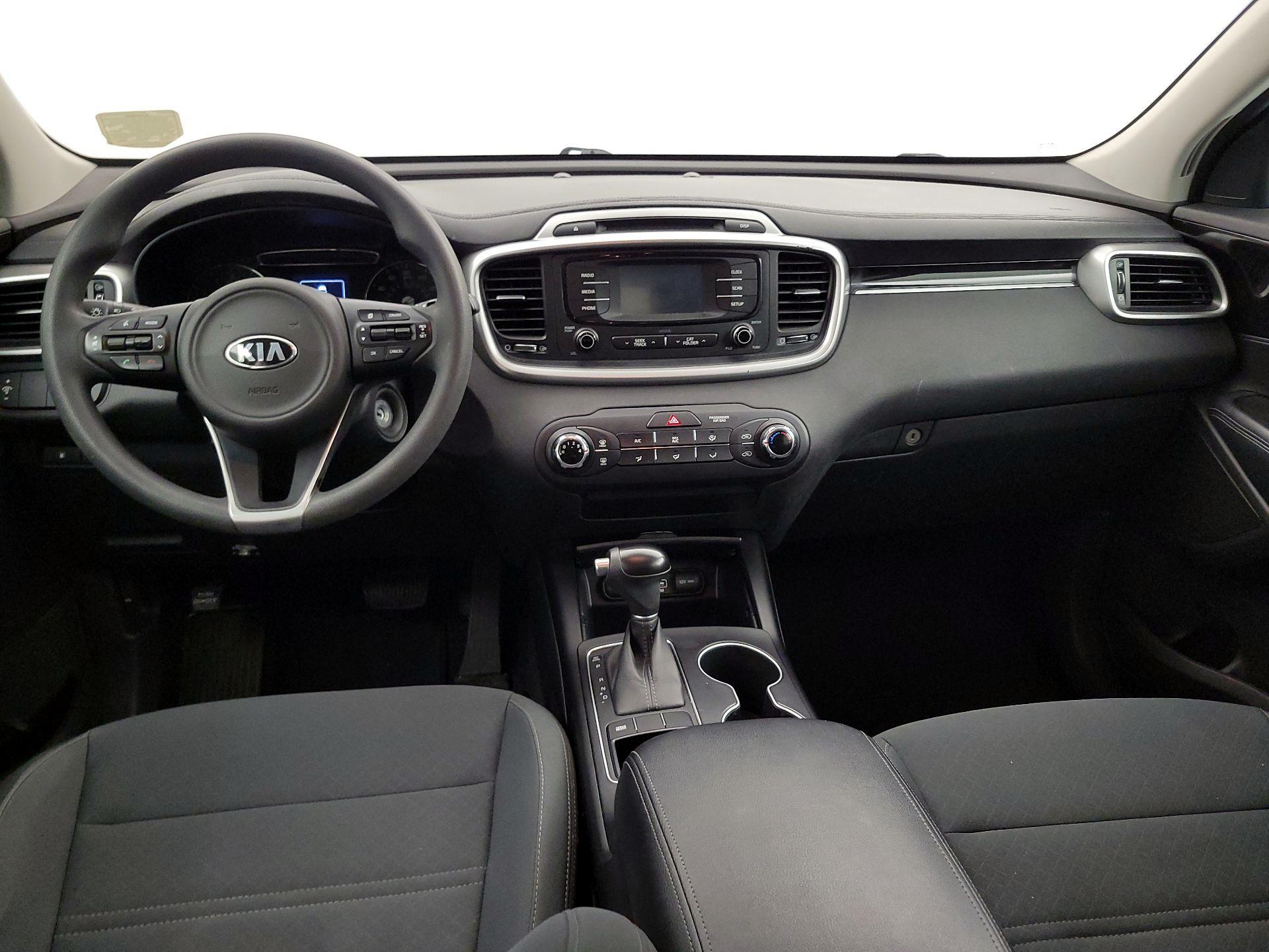 Thumbnail: 2017 Kia Sorento - 9