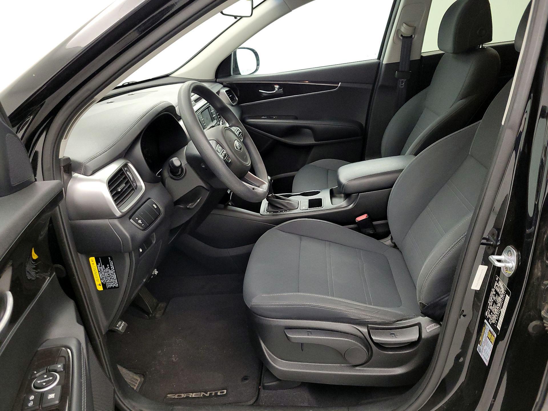 Thumbnail: 2017 Kia Sorento - 11