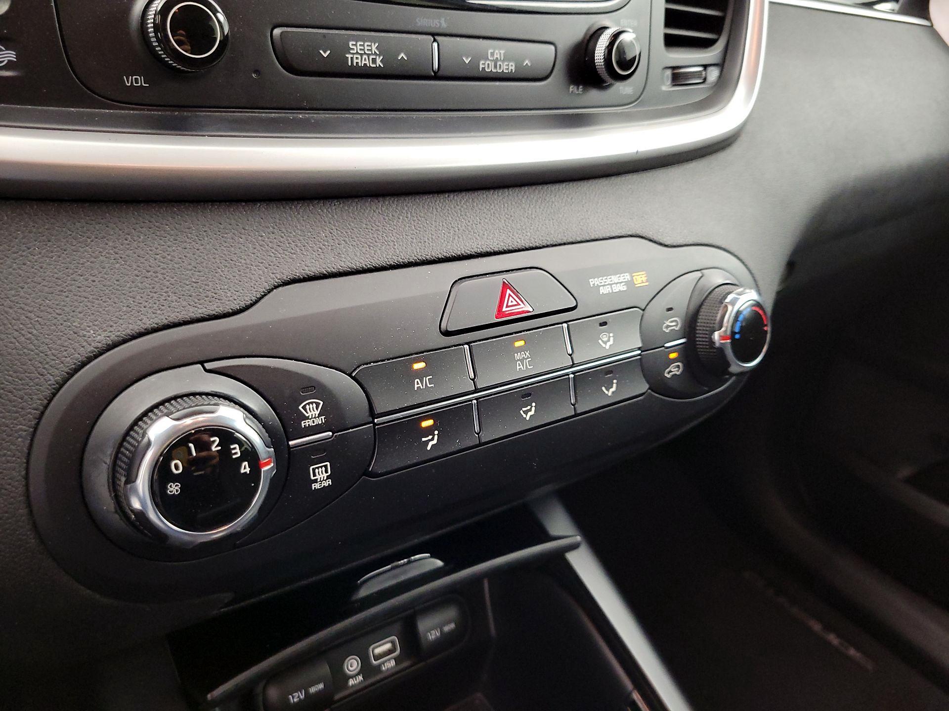 Thumbnail: 2017 Kia Sorento - 16