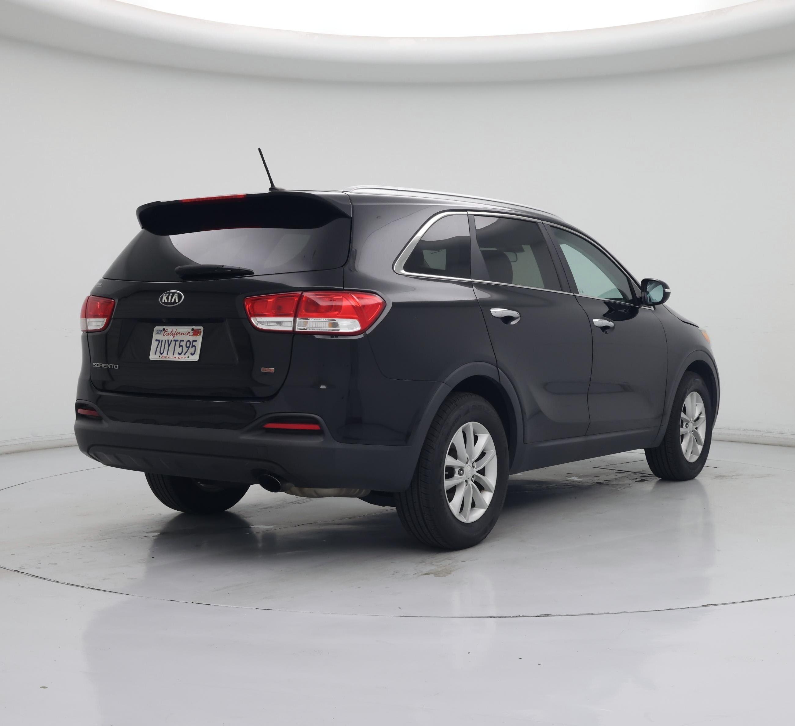 Thumbnail: 2017 Kia Sorento - 8