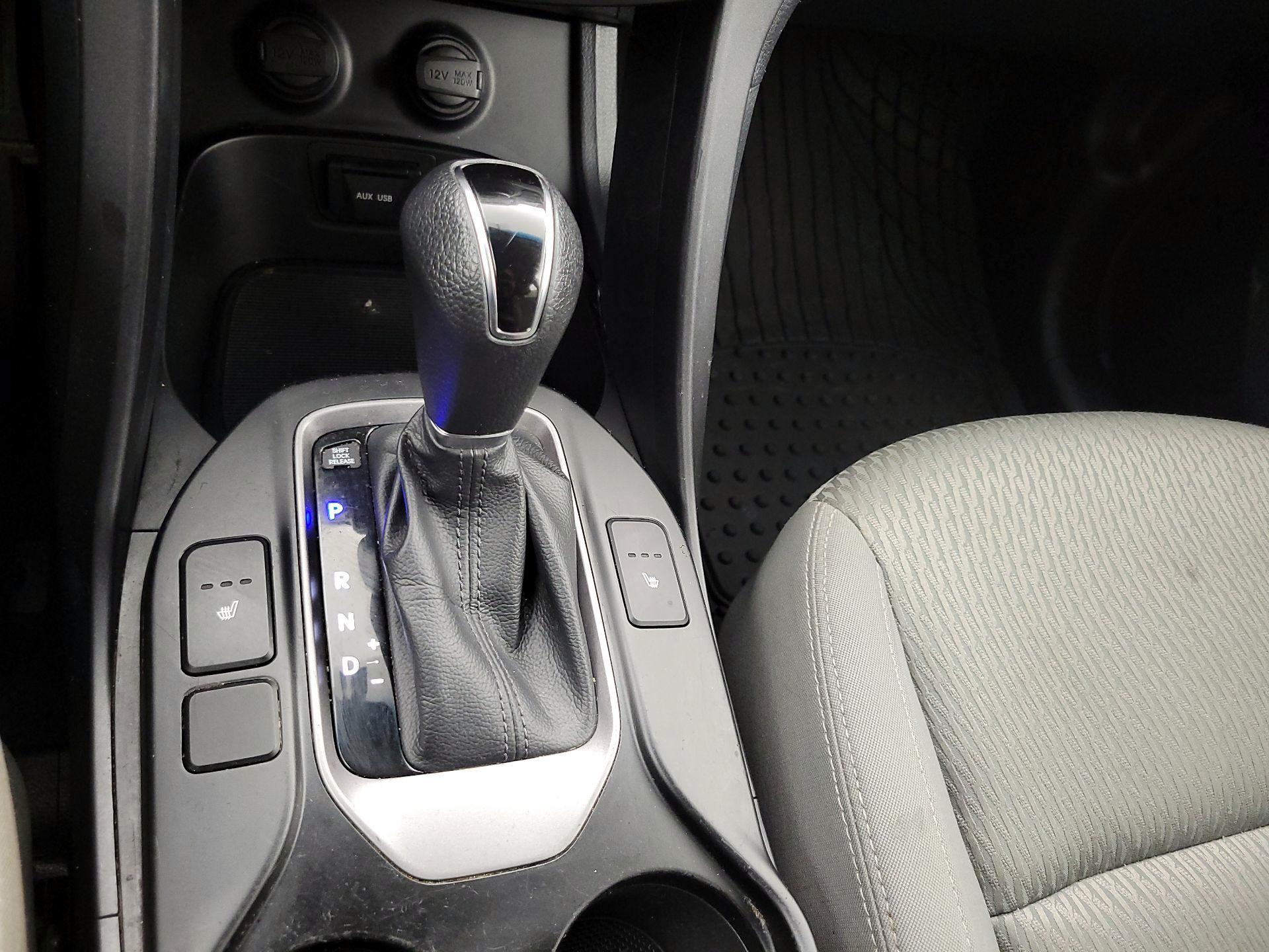 Thumbnail: 2016 Hyundai Santa Fe - 17