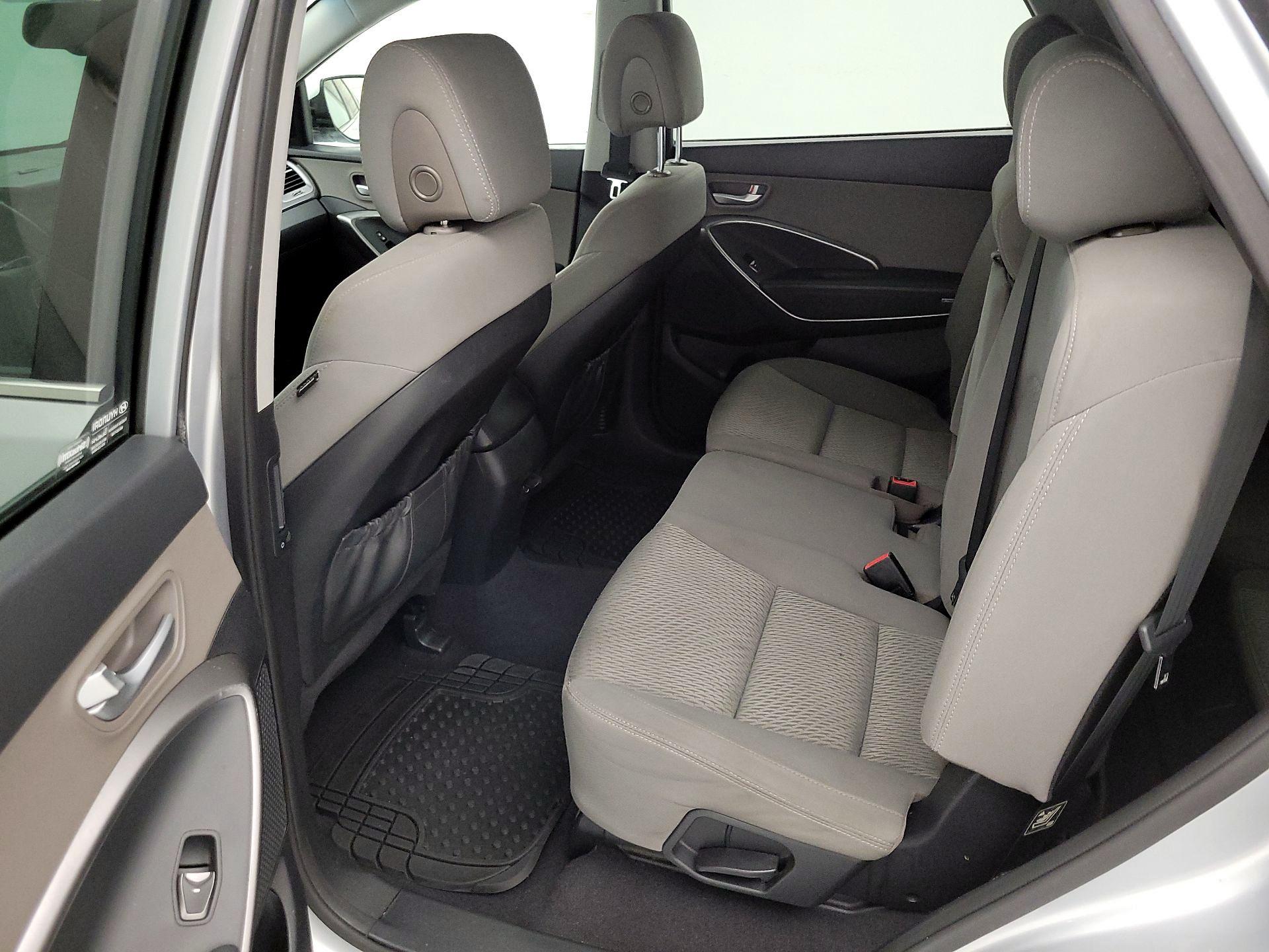 Thumbnail: 2016 Hyundai Santa Fe - 18