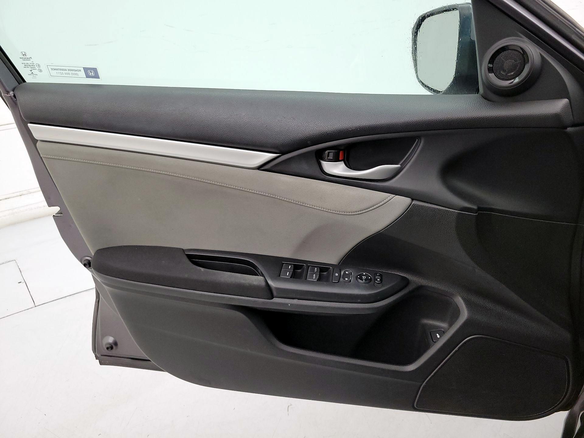 Thumbnail: 2017 Honda Civic - 12