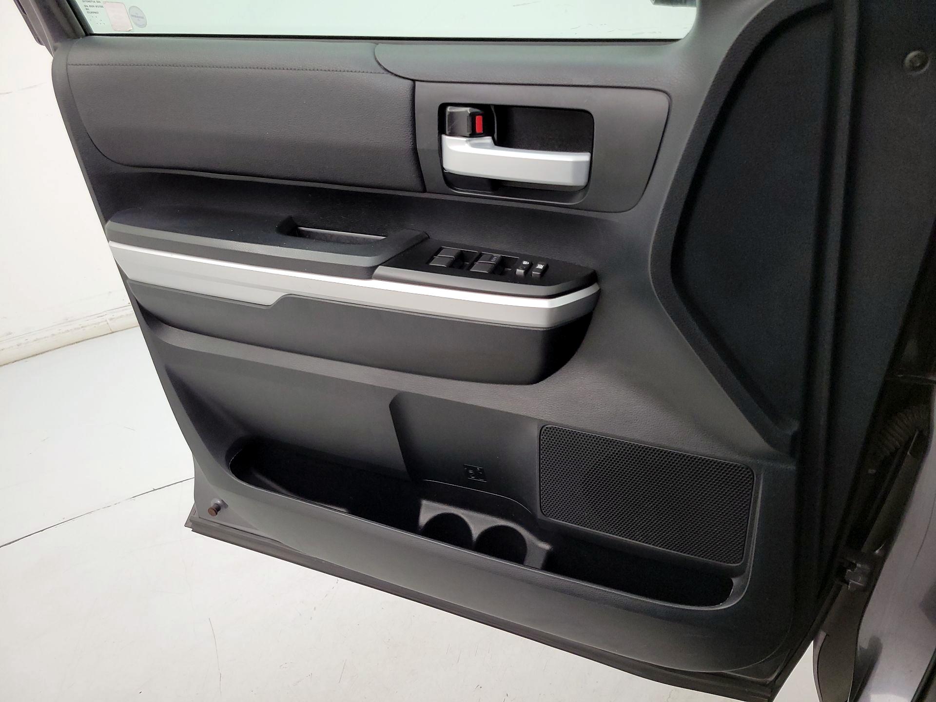 Thumbnail: 2017 Toyota Tundra - 12