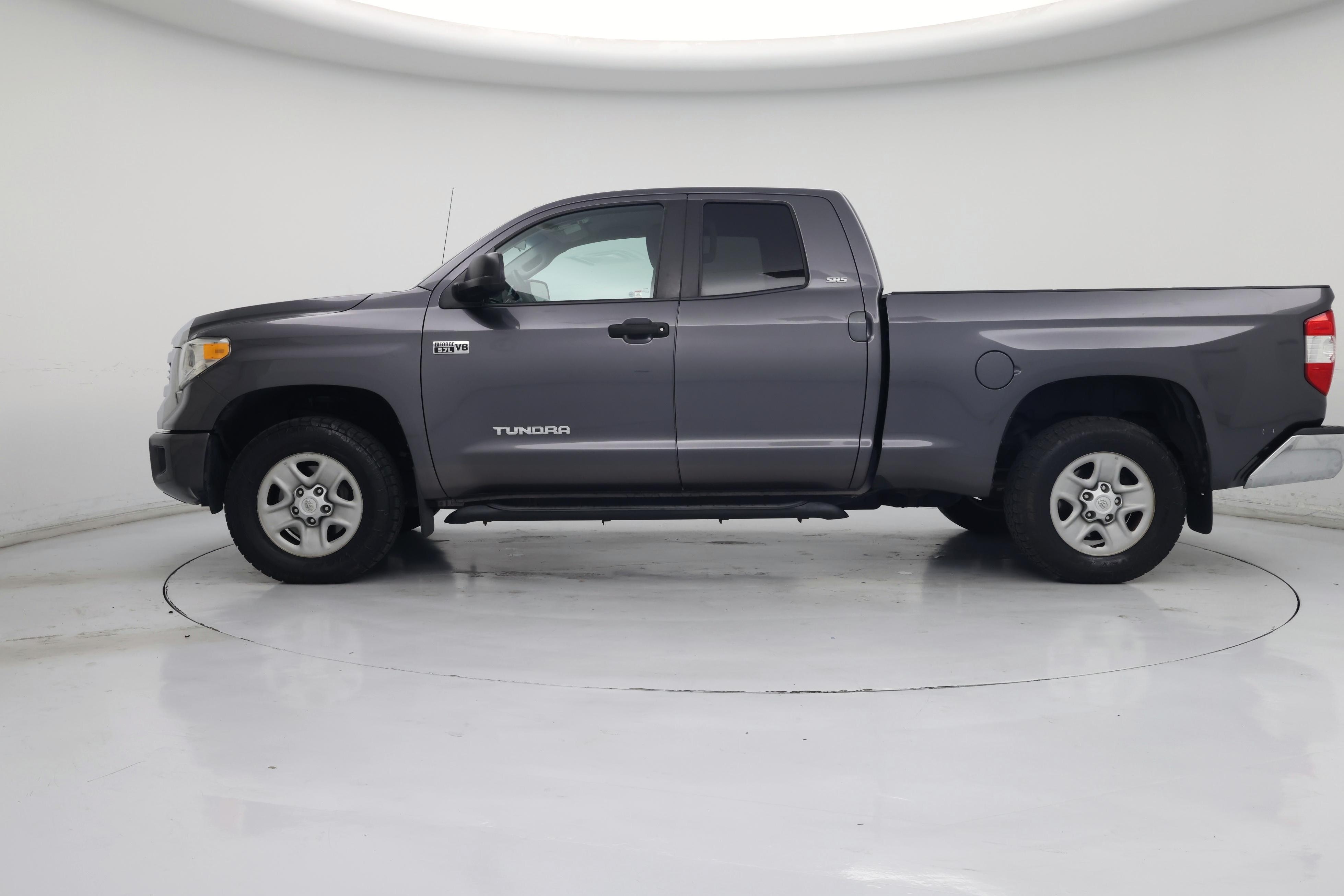 Thumbnail: 2017 Toyota Tundra - 3