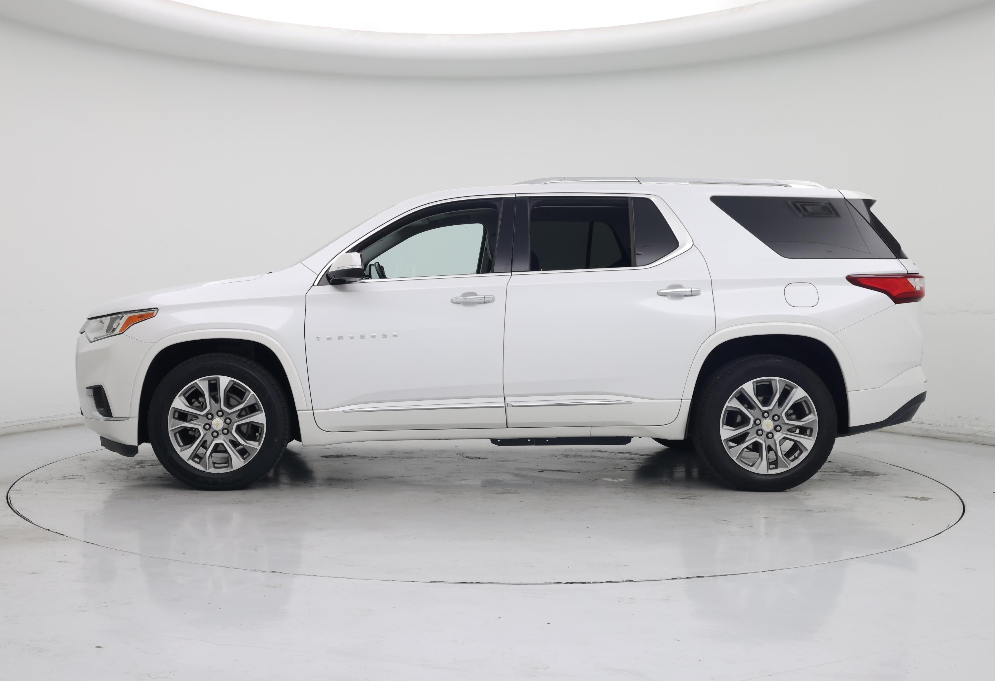 Thumbnail: 2019 Chevrolet Traverse - 3